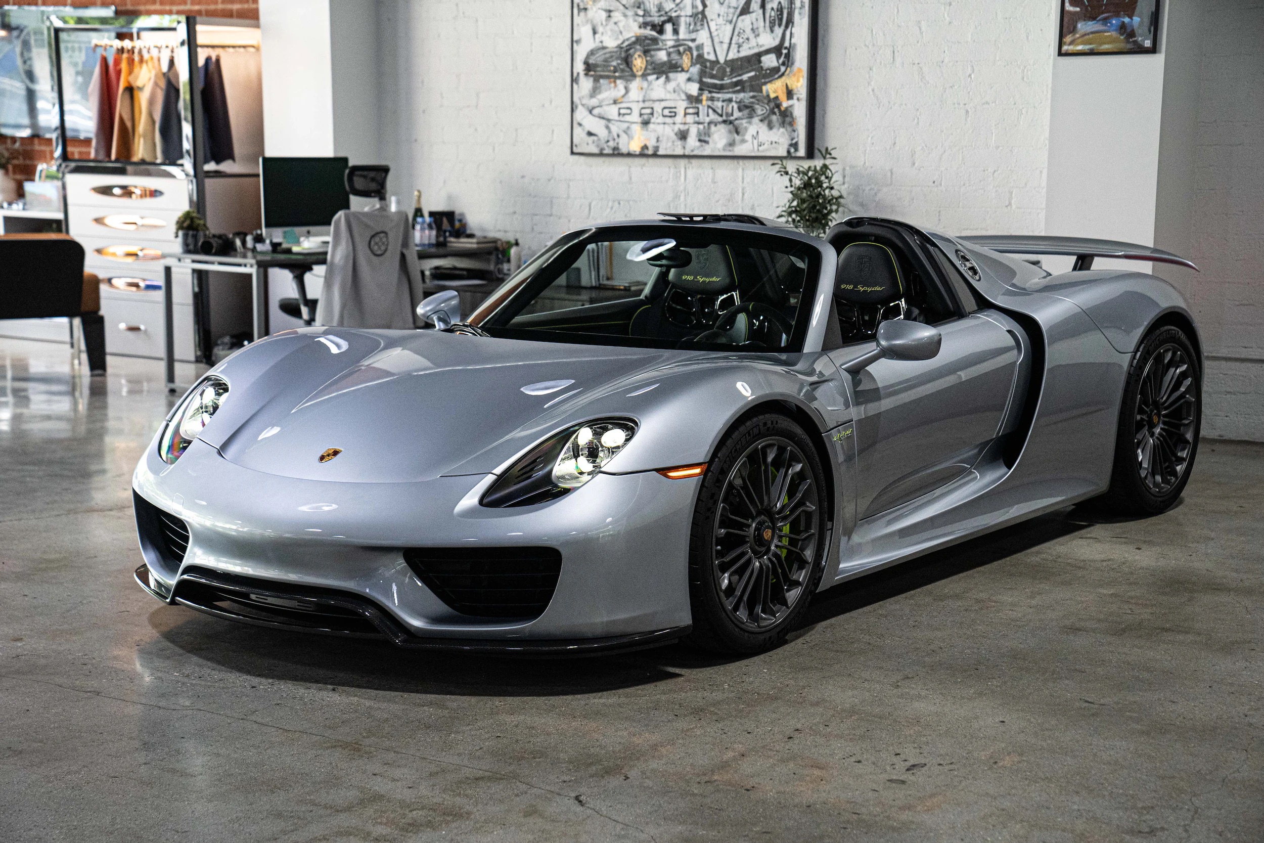 2015 Porsche 918 Spyder, 2/13