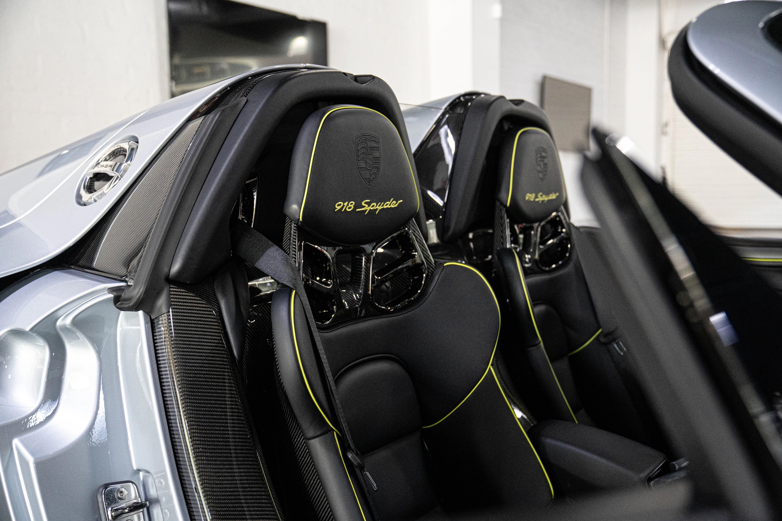 2015 Porsche 918 Spyder, 6/13