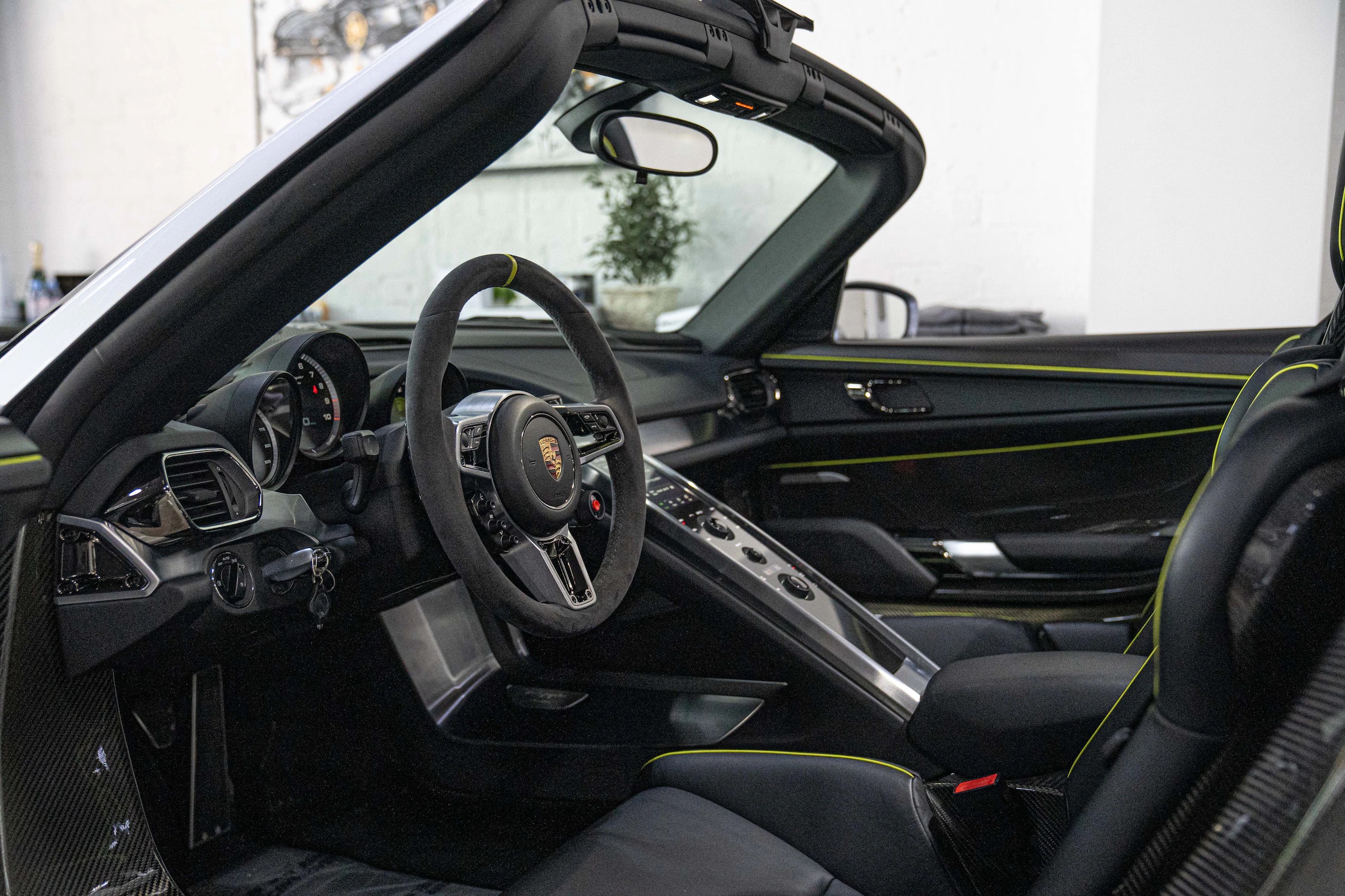 2015 Porsche 918 Spyder, 7/13