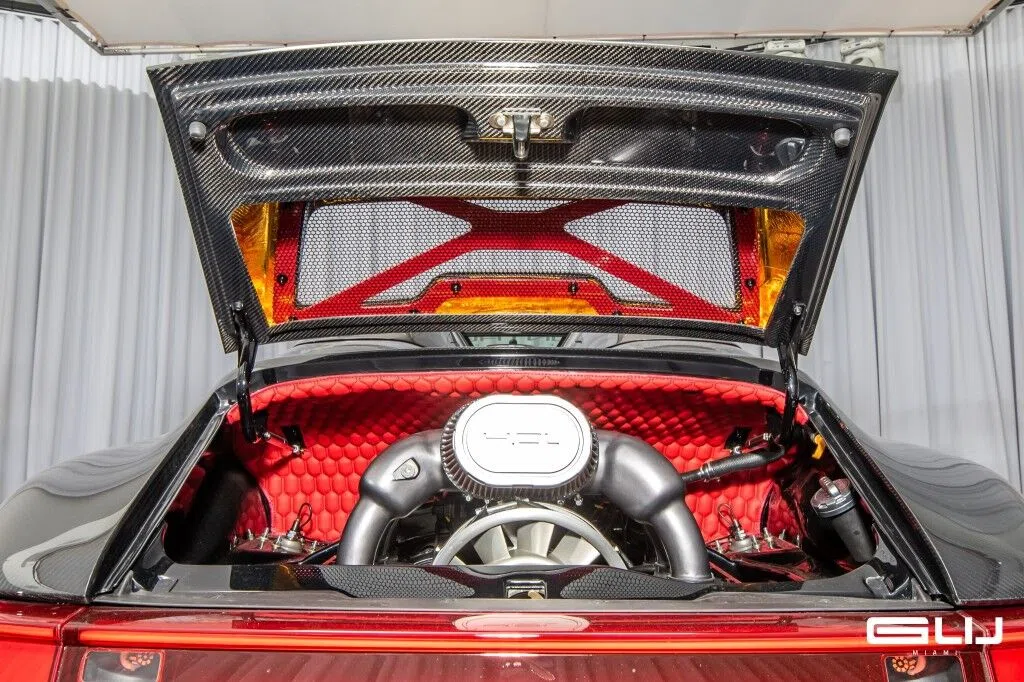 1995 Porsche 911 Remastered by Gunther Werks engine