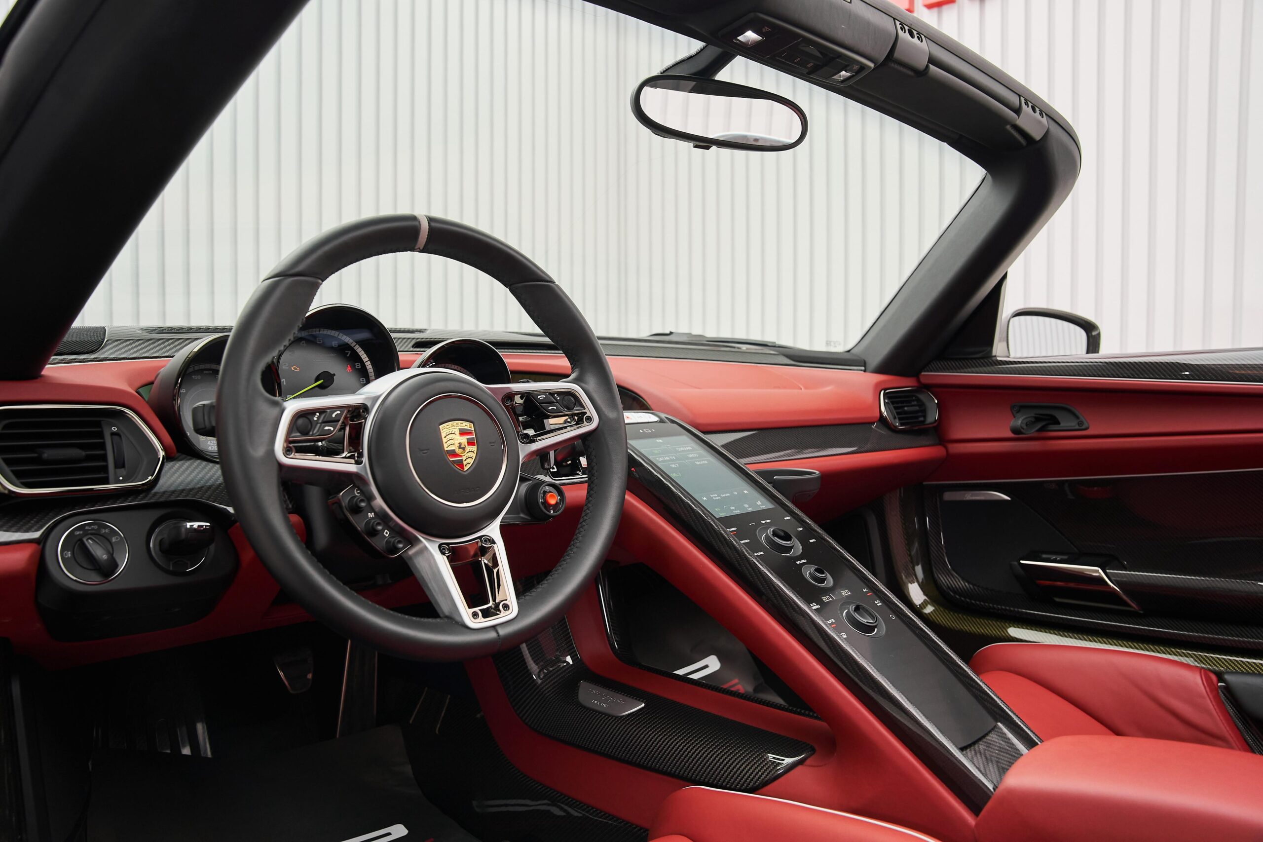 2015 Porsche 918 Spyder Weissach Package, 9/16