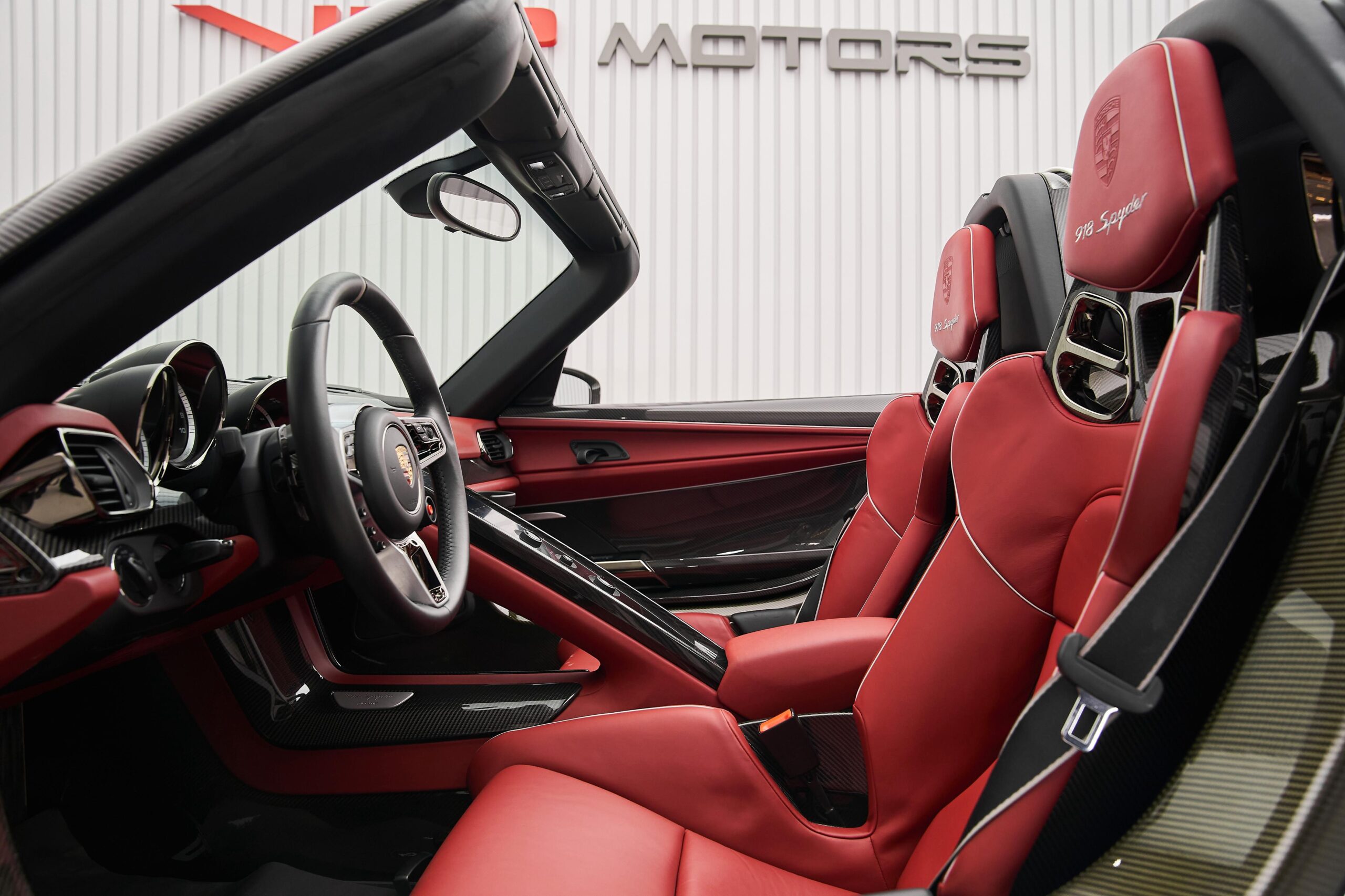 2015 Porsche 918 Spyder Weissach Package, 10/16