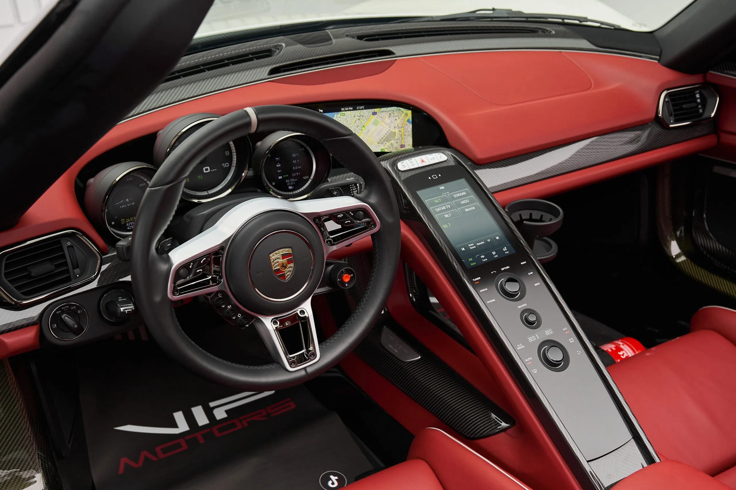 2015 Porsche 918 Spyder Weissach Package interior, dashboard