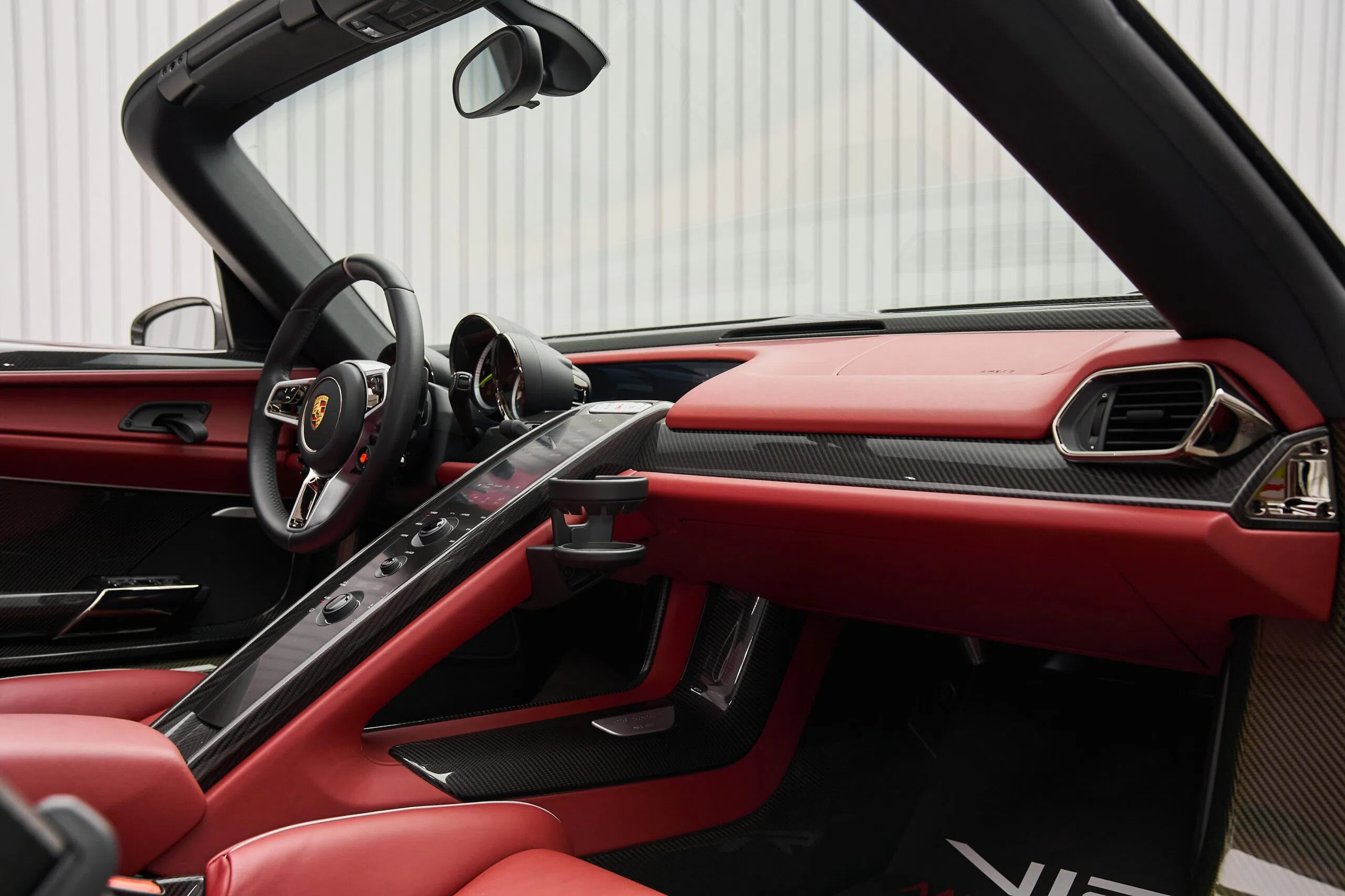 2015 Porsche 918 Spyder Weissach Package interior, dashboard