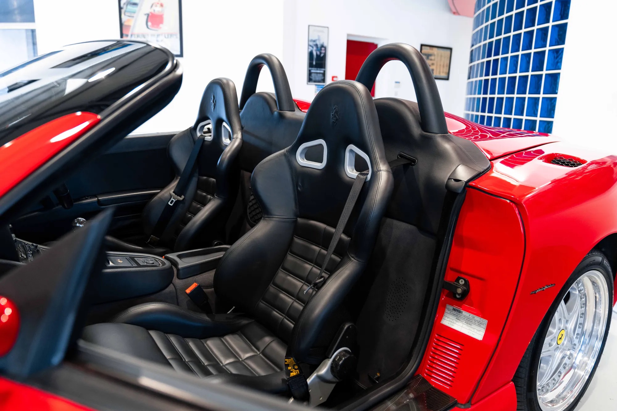 2001 Ferrari 550 Barchetta Pininfarina, 6/20