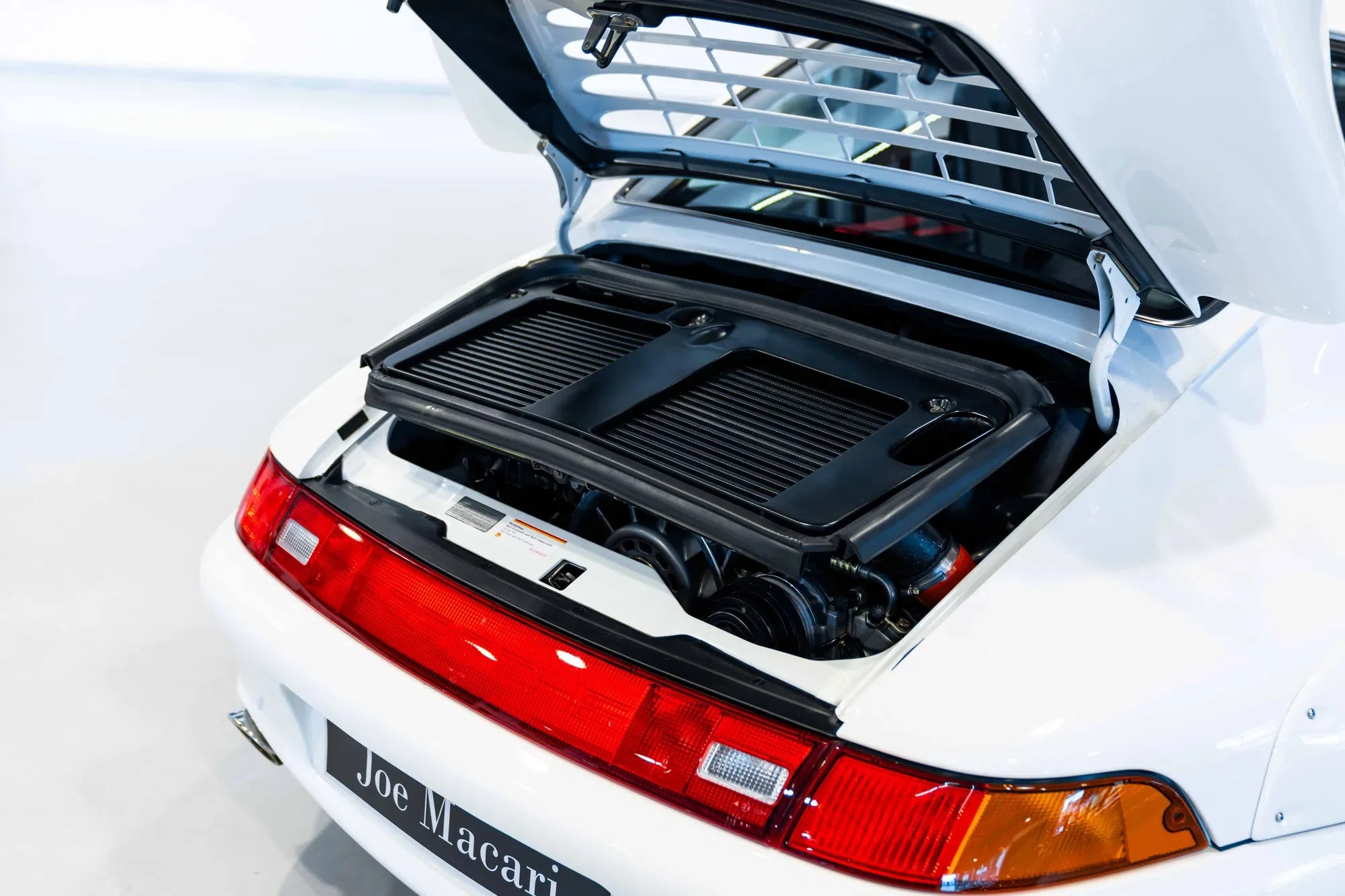 1997 Porsche 911 993 GT2 LHD trunk