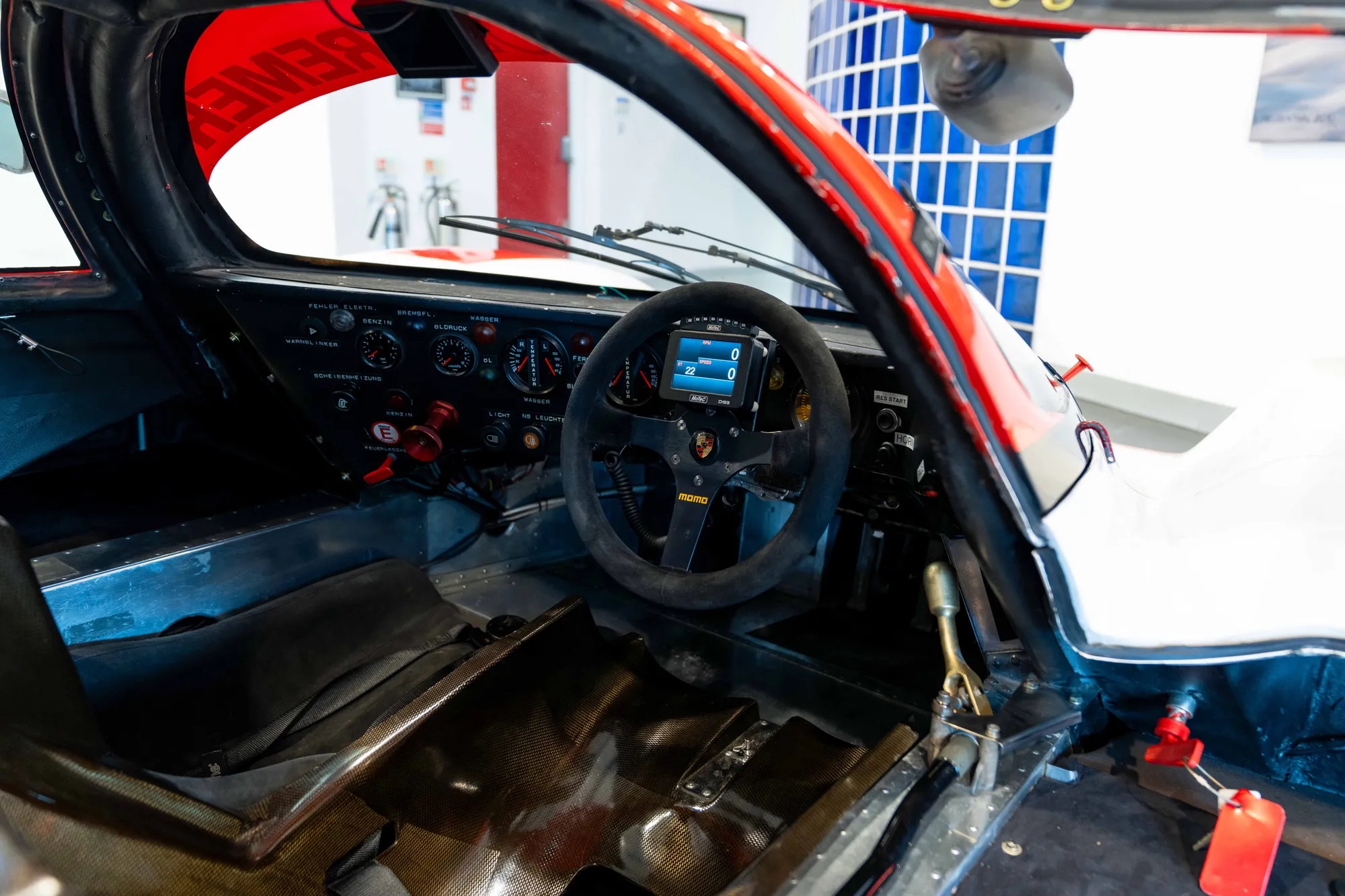 1988 Porsche 962C Kremer, 18/20