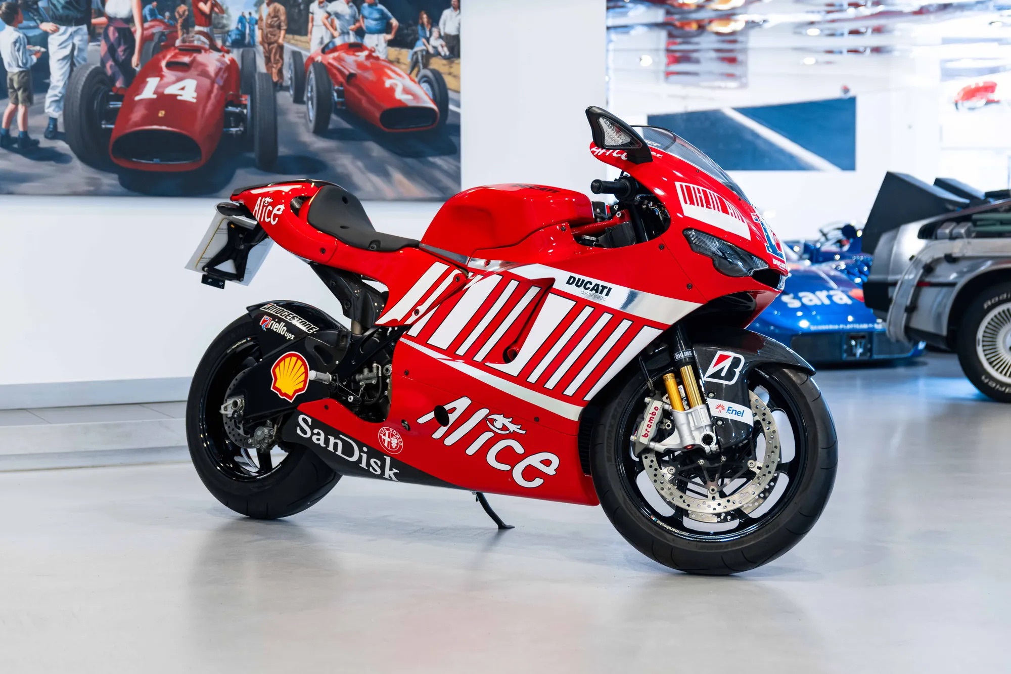 2008 Ducati Desmosedici RR team version, 2/18