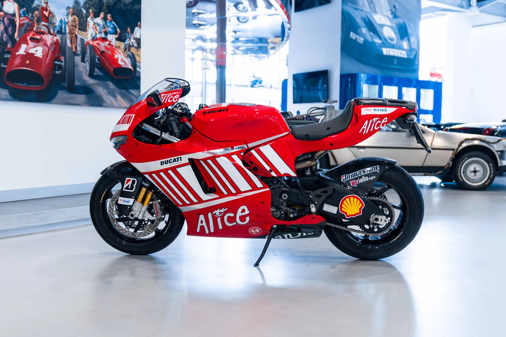 2008 Ducati Desmosedici RR team version, 7/18