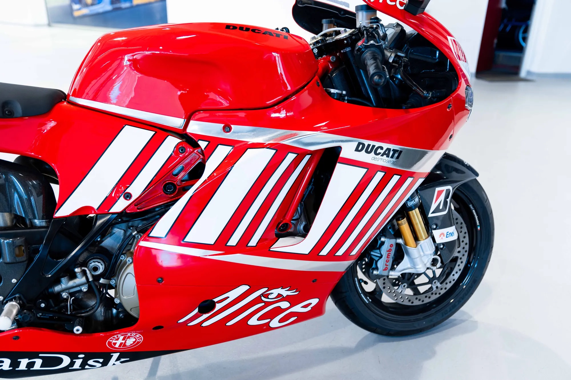 2008 Ducati Desmosedici RR team version, 10/18