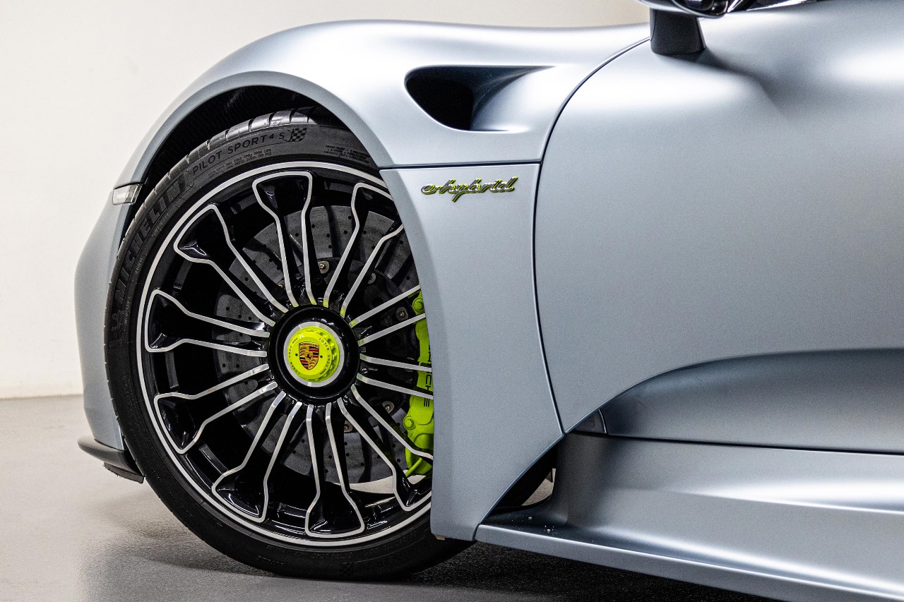 2015 Porsche 918 Spyder, 5/20