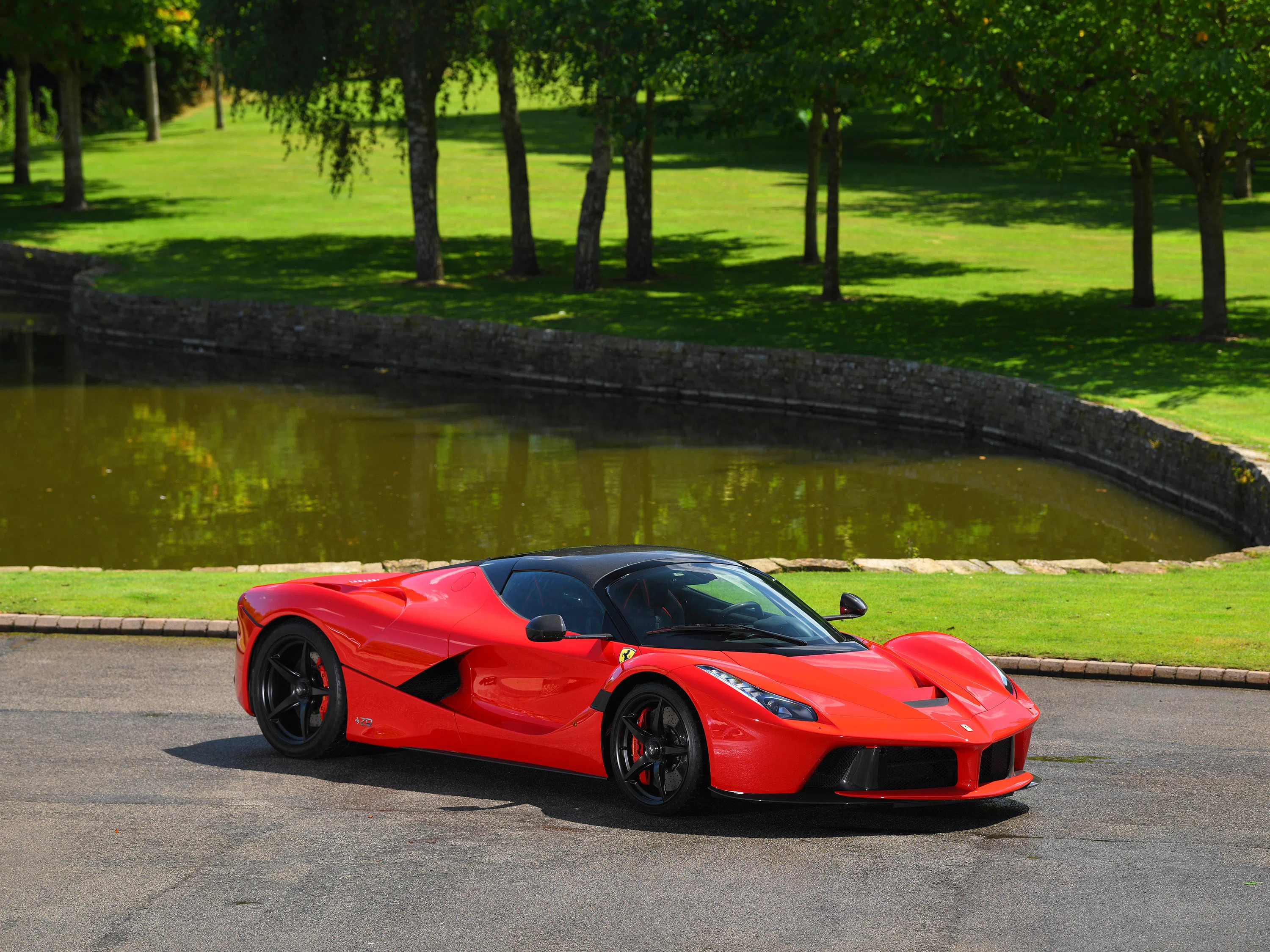 2018 Ferrari LaFerrari Aperta for sale, exterior, Rosso Corsa