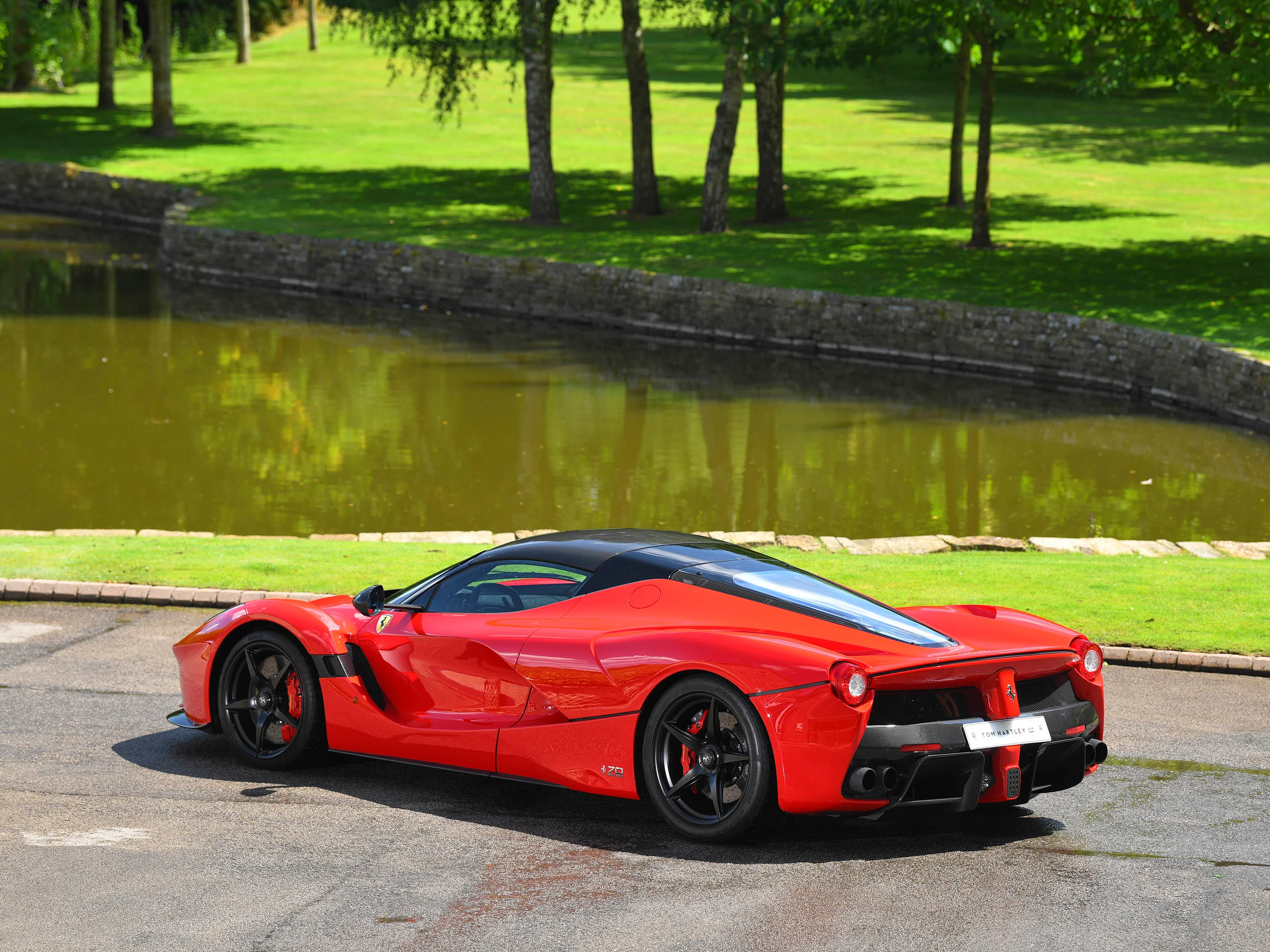 2018 Ferrari LaFerrari Aperta for sale, exterior, Rosso Corsa