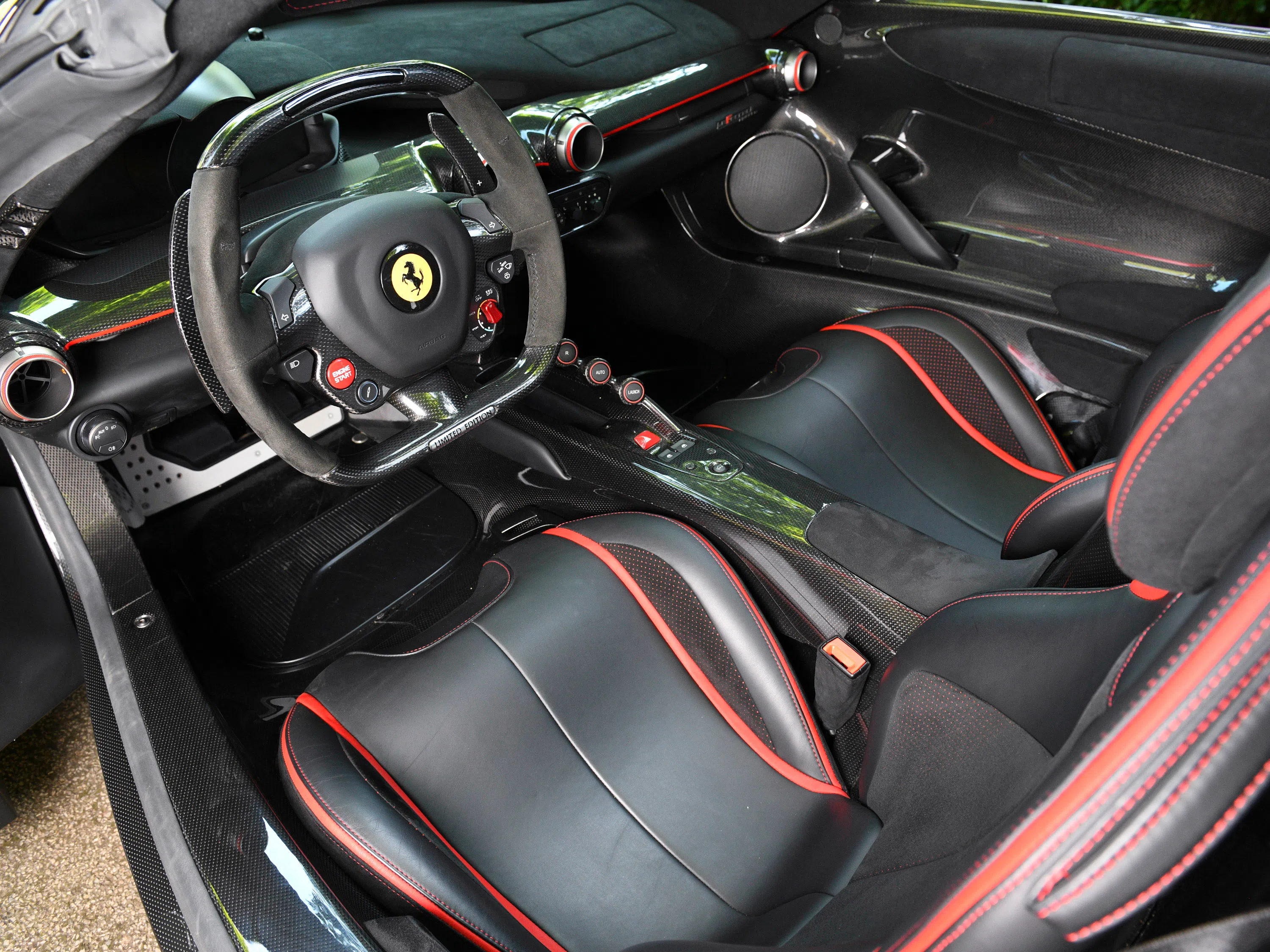 2018 Ferrari LaFerrari Aperta interior