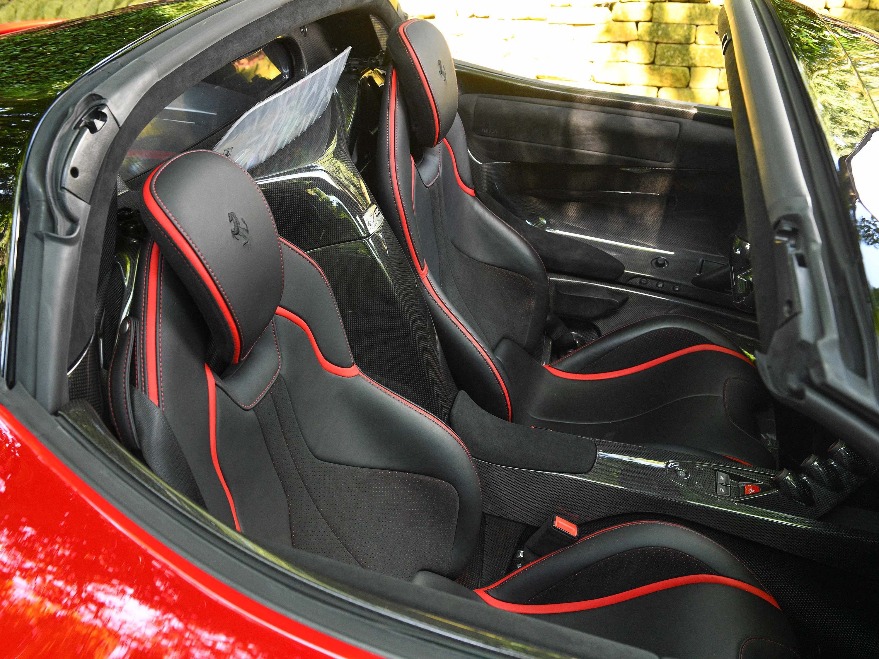 2018 Ferrari LaFerrari Aperta interior, seats
