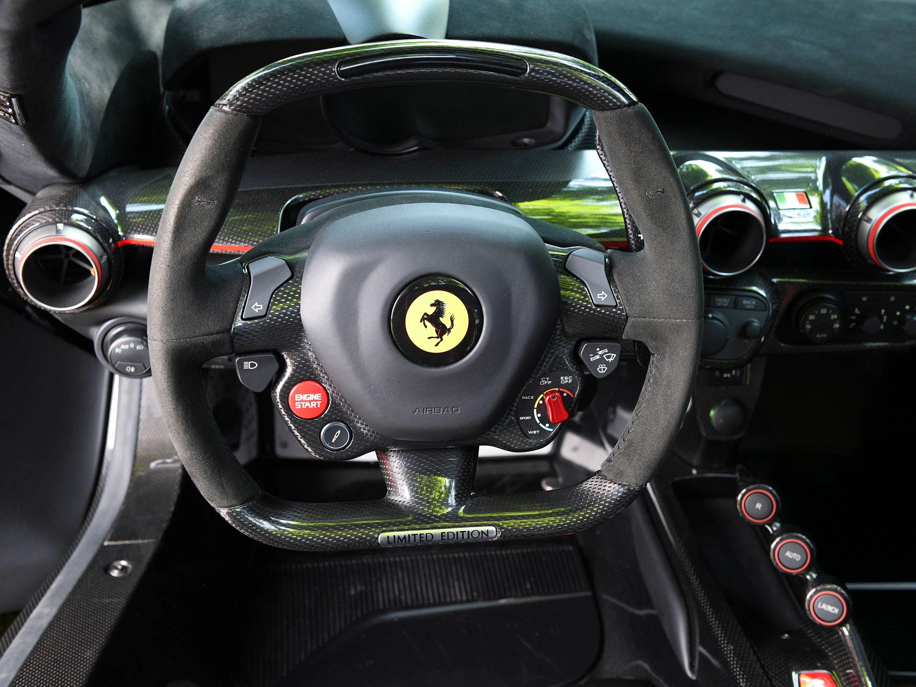 2018 Ferrari LaFerrari Aperta interior