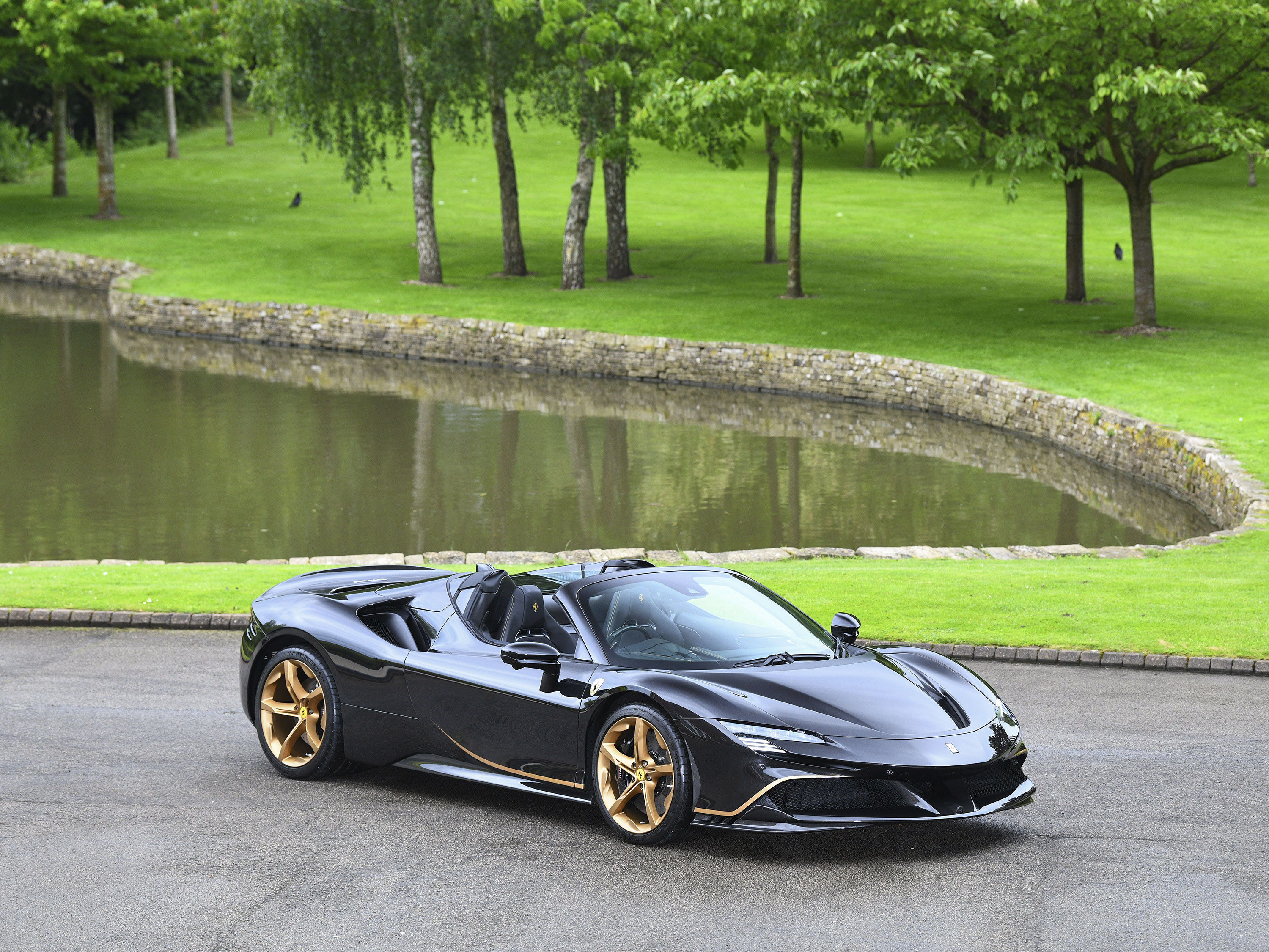 2022 Ferrari SF90 Spider Assetto Fiorano, 2/20