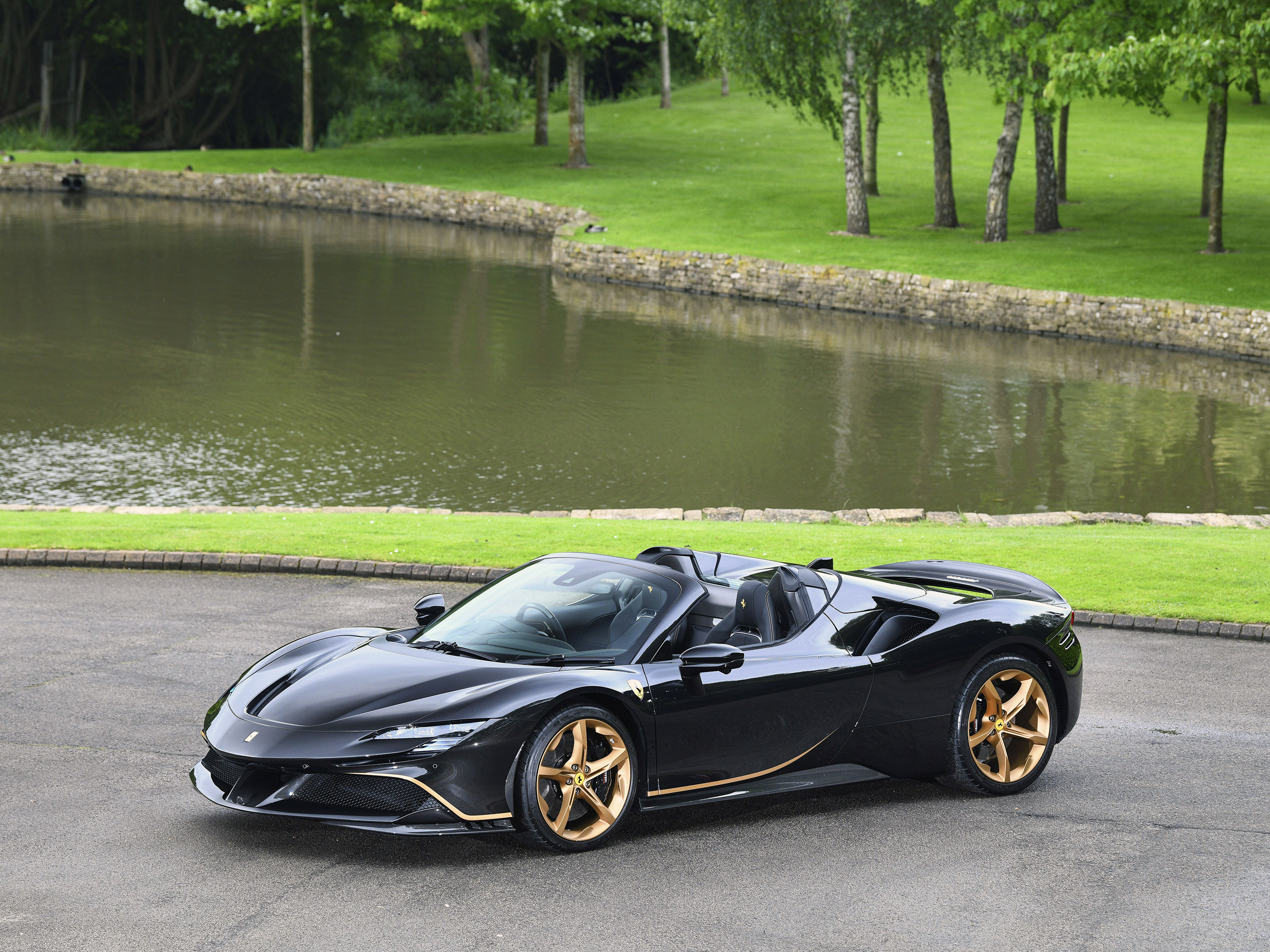 2022 Ferrari SF90 Spider Assetto Fiorano, 3/20