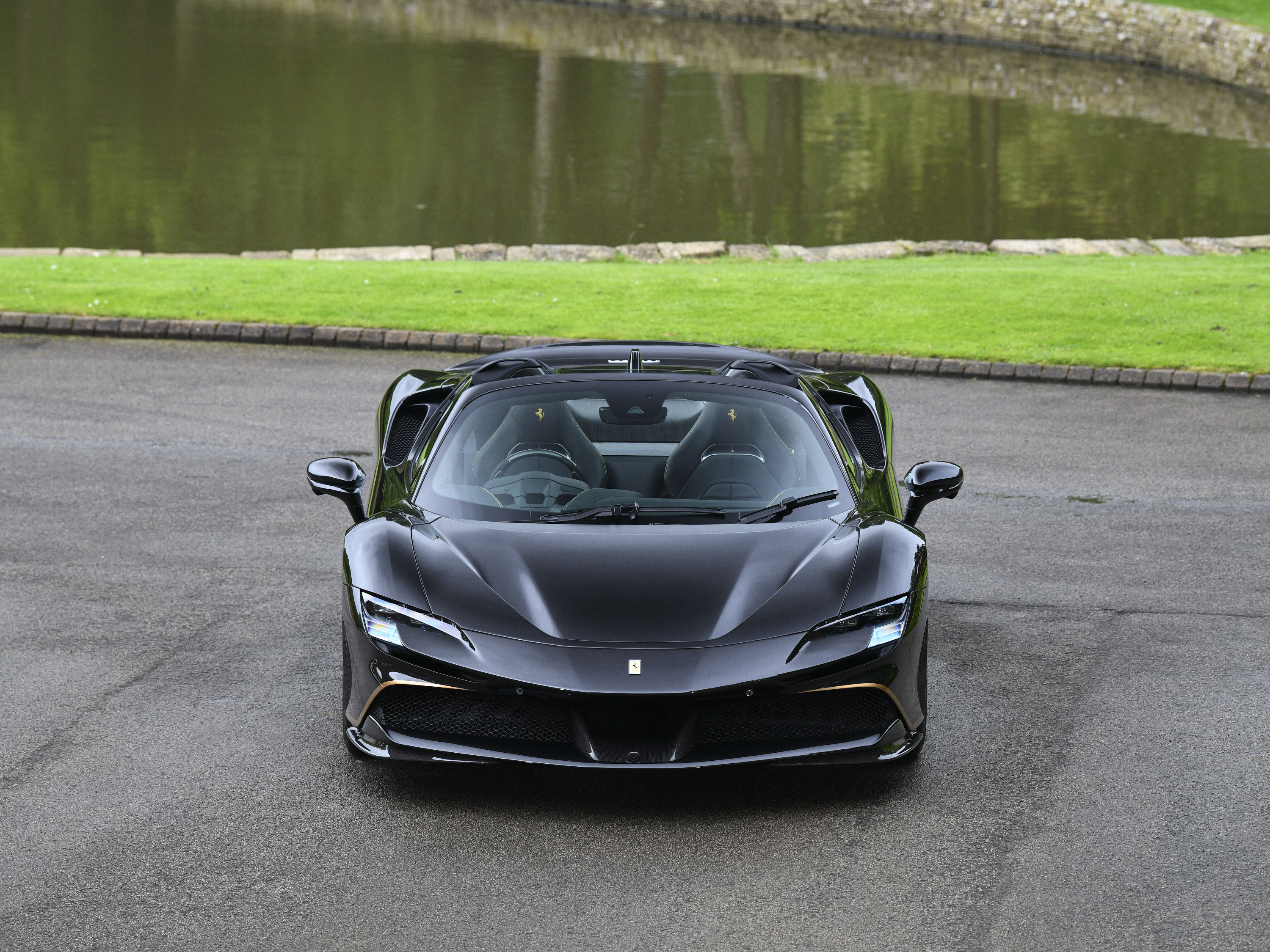 2022 Ferrari SF90 Spider Assetto Fiorano, 7/20