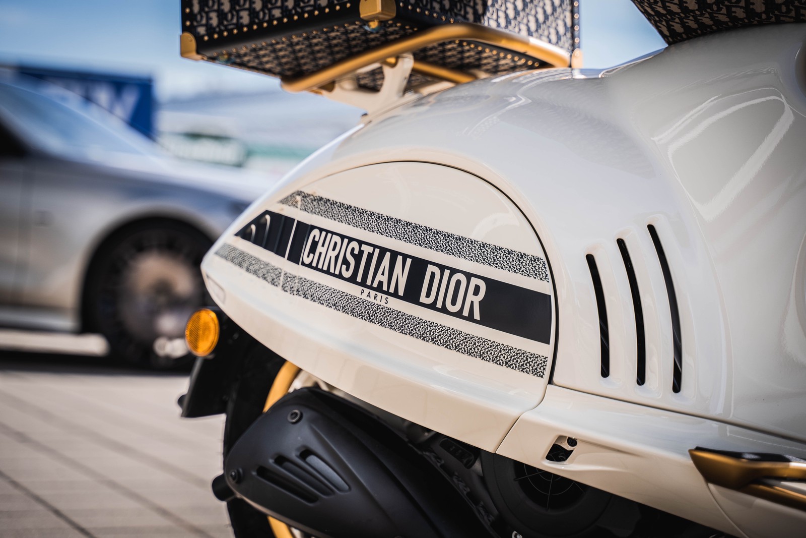 2024 Vespa 946 Christian Dior, 23/31