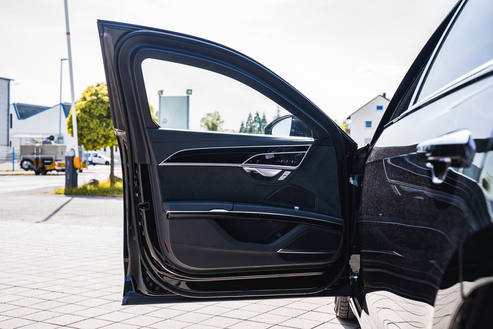 2025 Armored Audi A8, 19/28