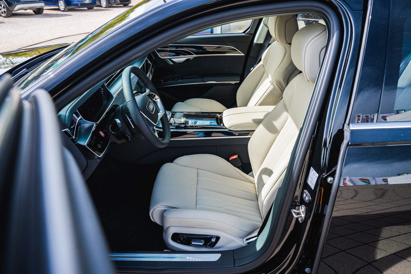 2025 Armored Audi A8, 22/28