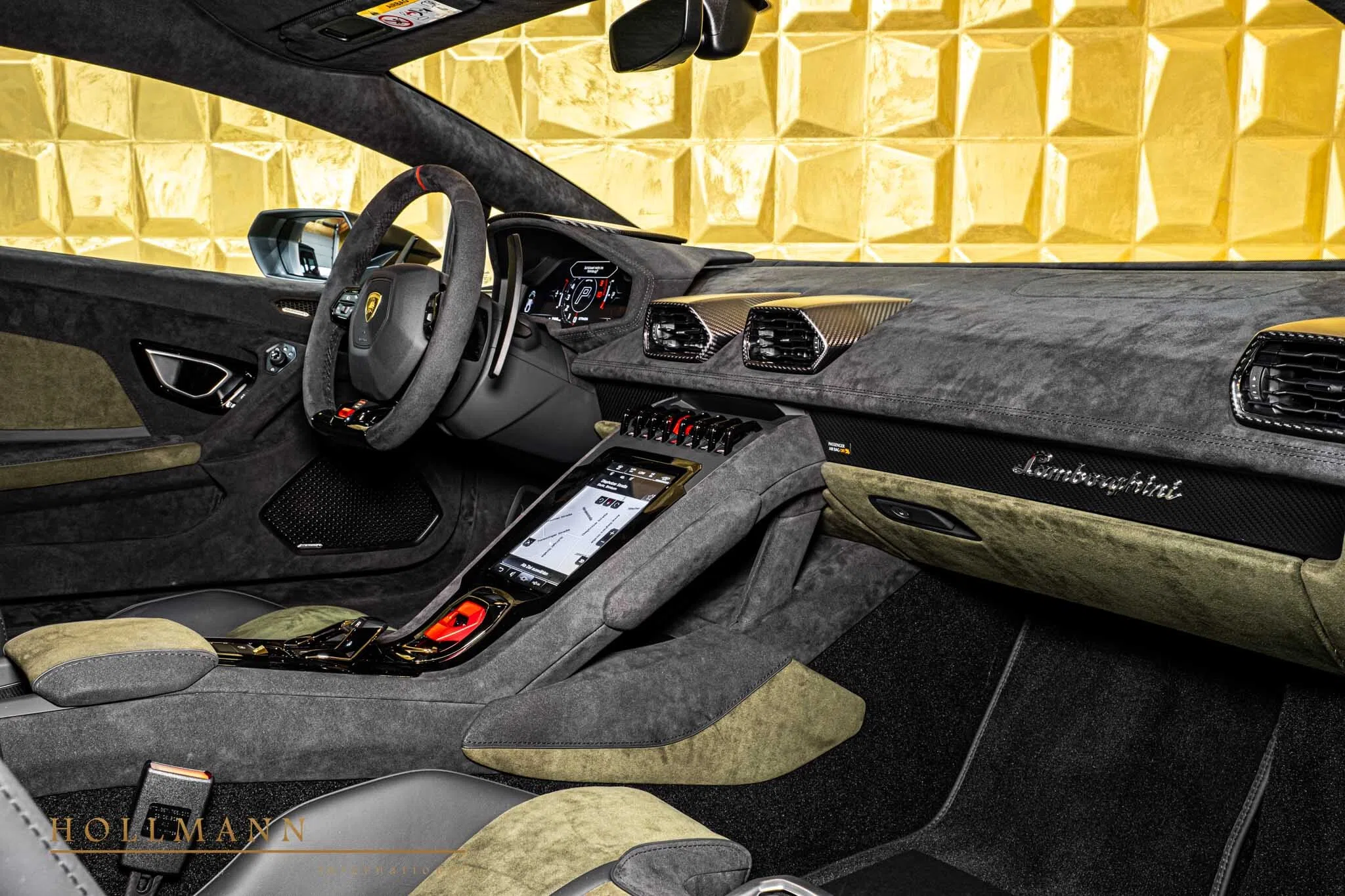2025 Lamborghini Huracán Sterrato interior, Alcantara Verde Sterrato