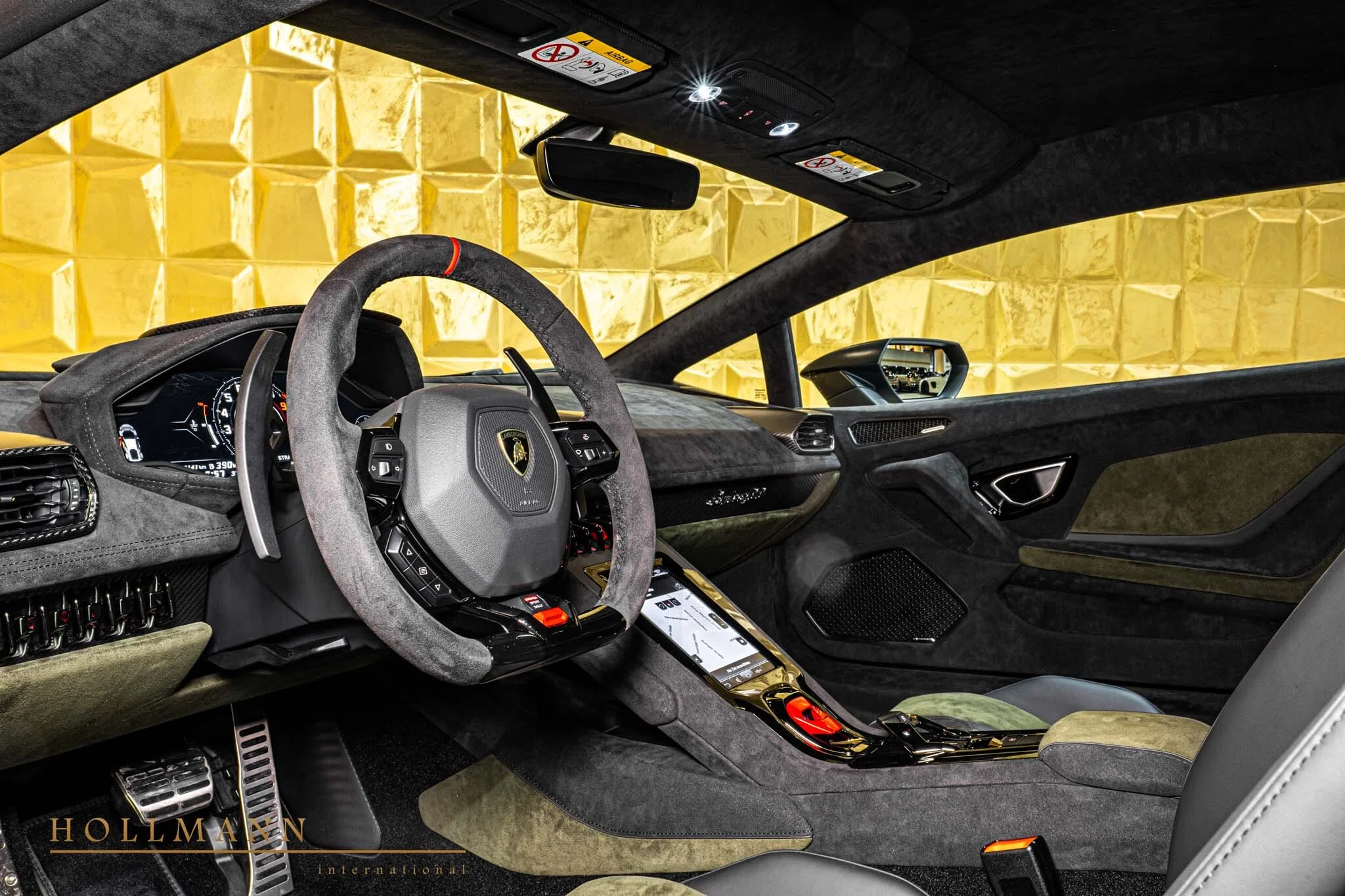 2025 Lamborghini Huracán Sterrato interior, dashboard, Alcantara Verde Sterrato