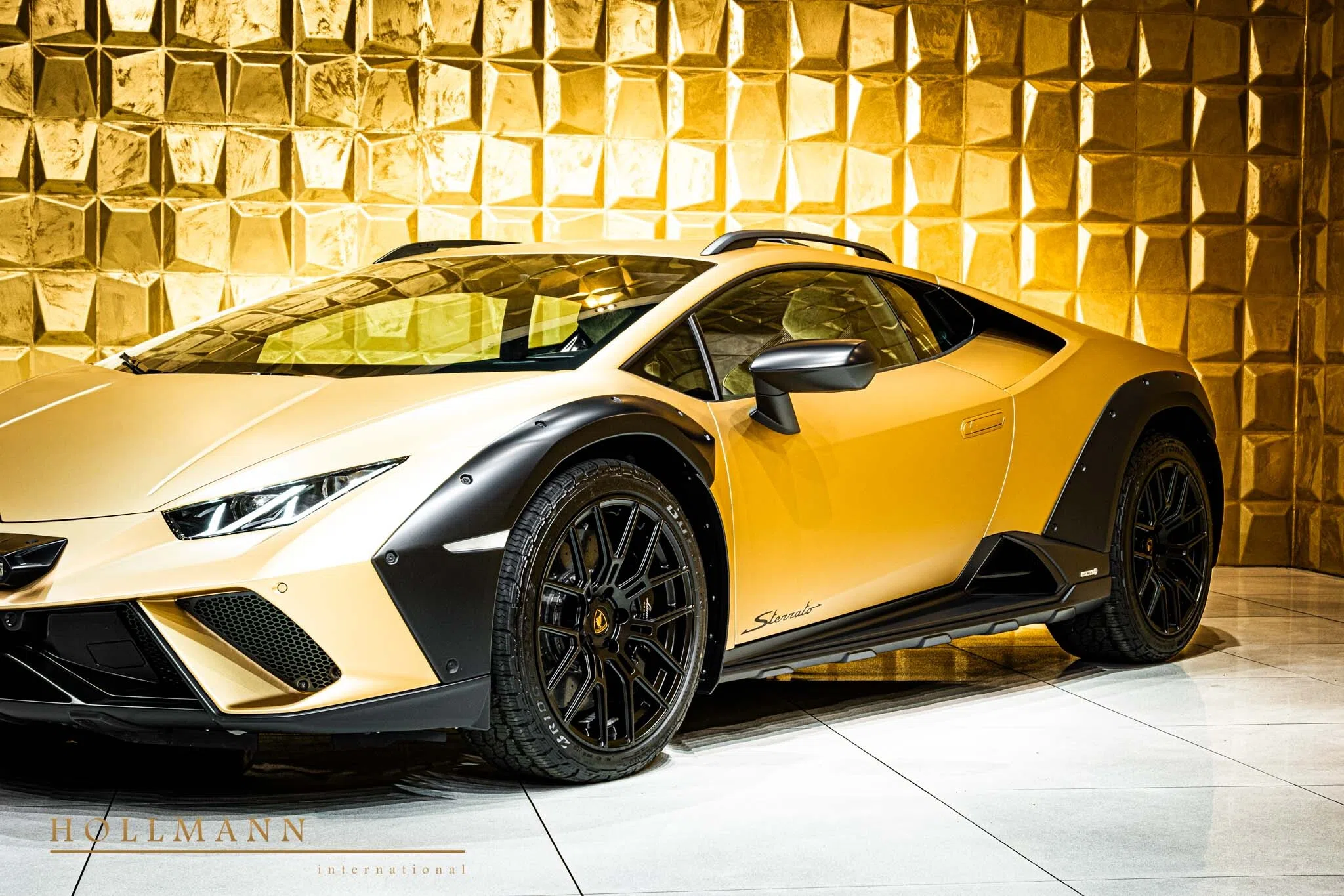 2025 Lamborghini Huracán Sterrato for sale, exterior, Oro Elois Matt