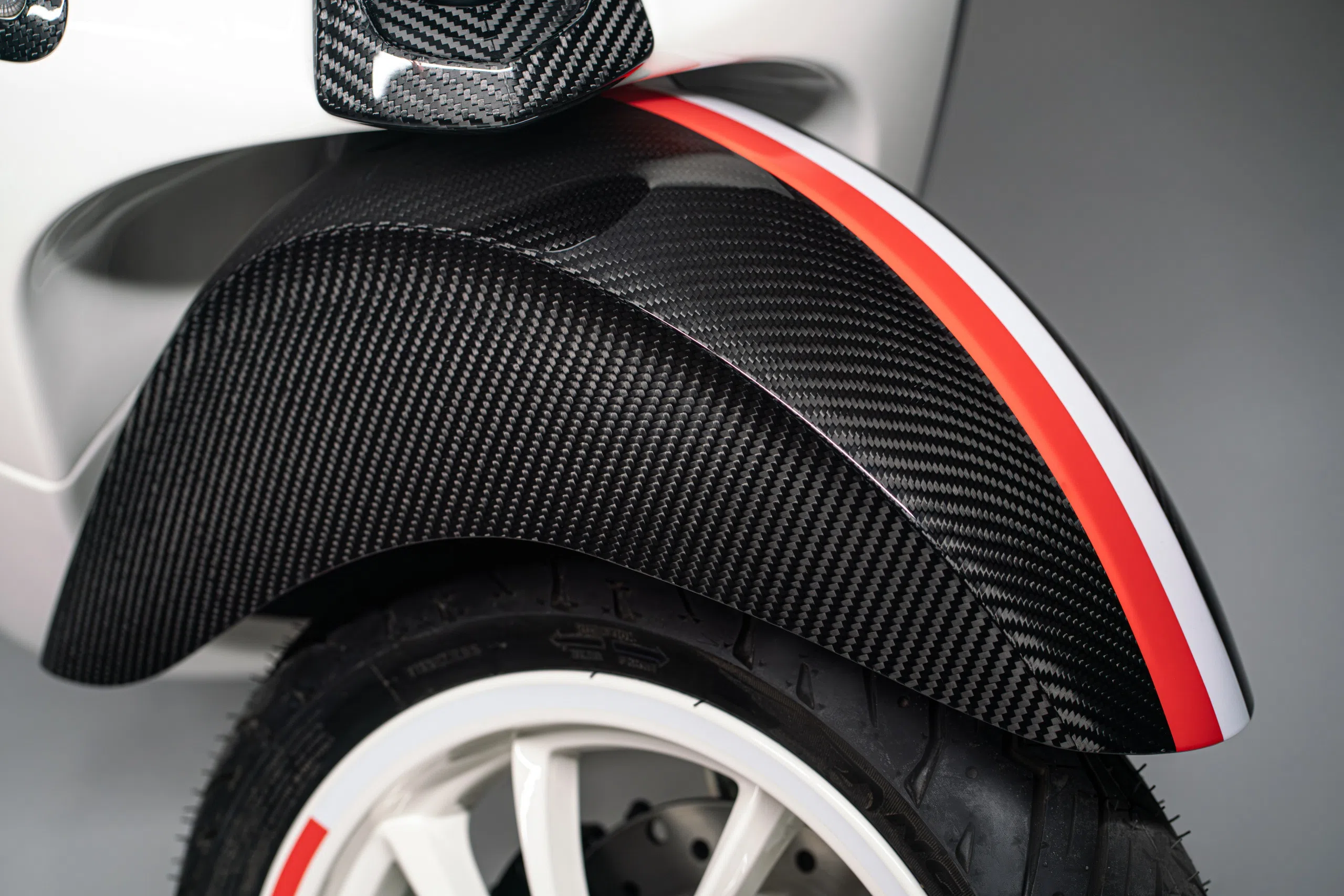 2024 MANSORY Vespa Monaco Edition, detail