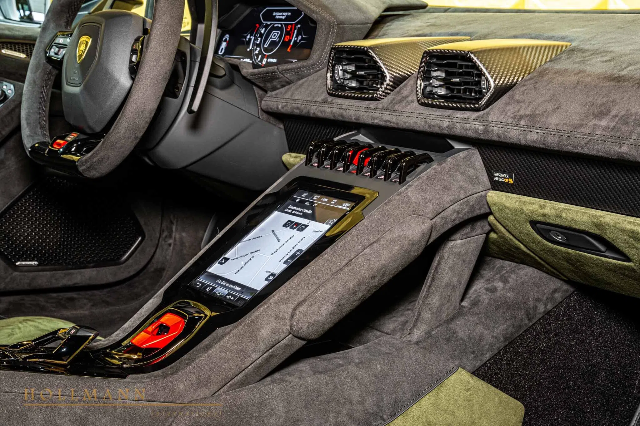 2024 Lamborghini Huracán Sterrato interior