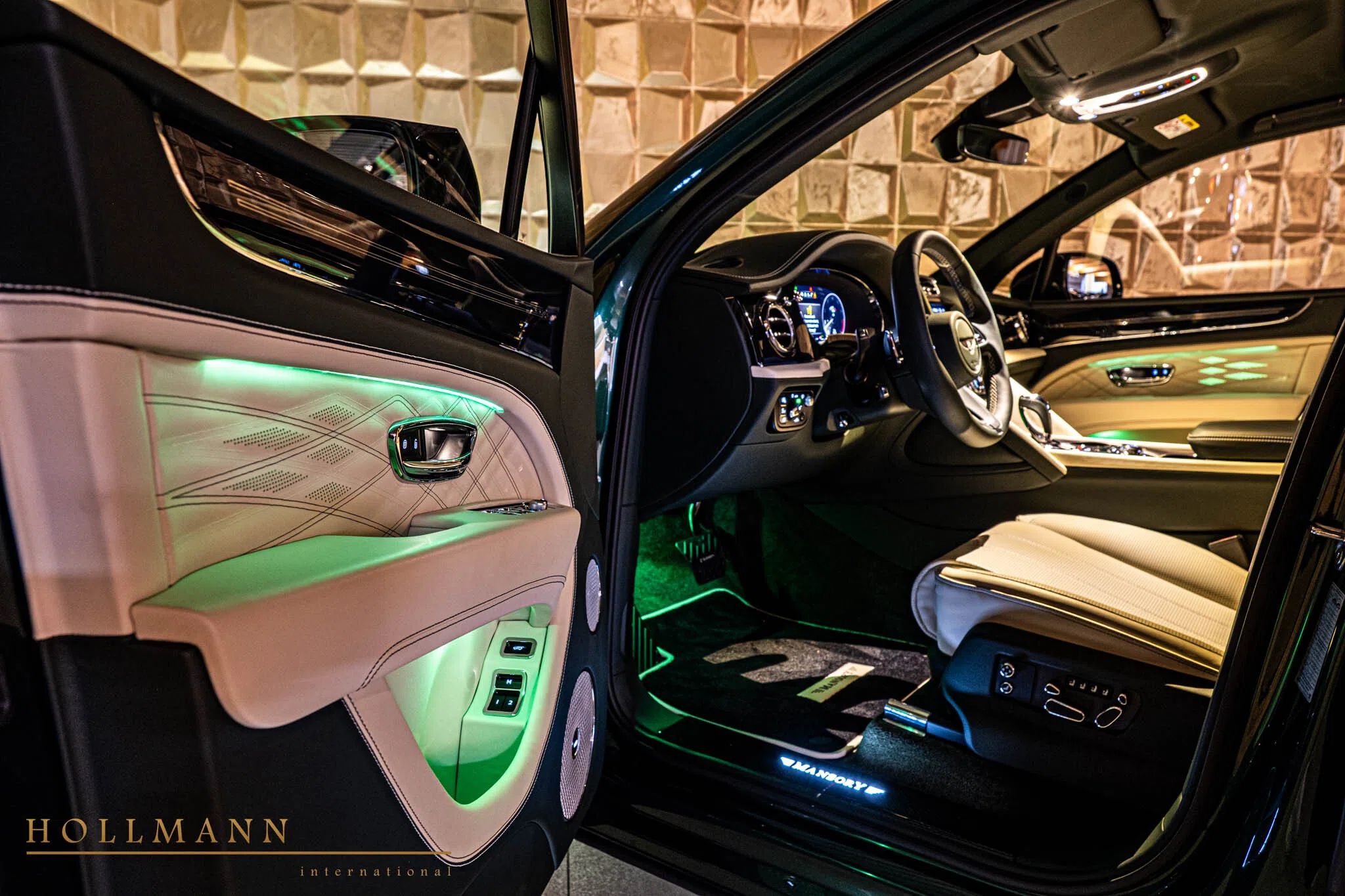 2024 Mansory Bentayga EWB interior, Linen & Cumbrian Green