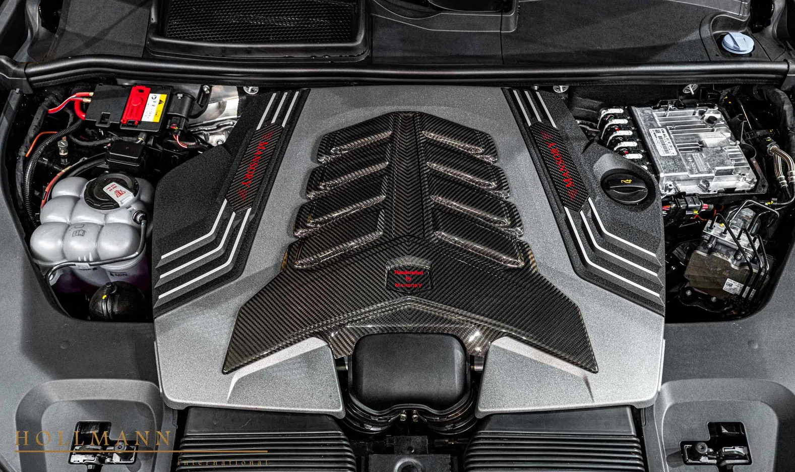 2024 Mansory Urus Venatus S engine
