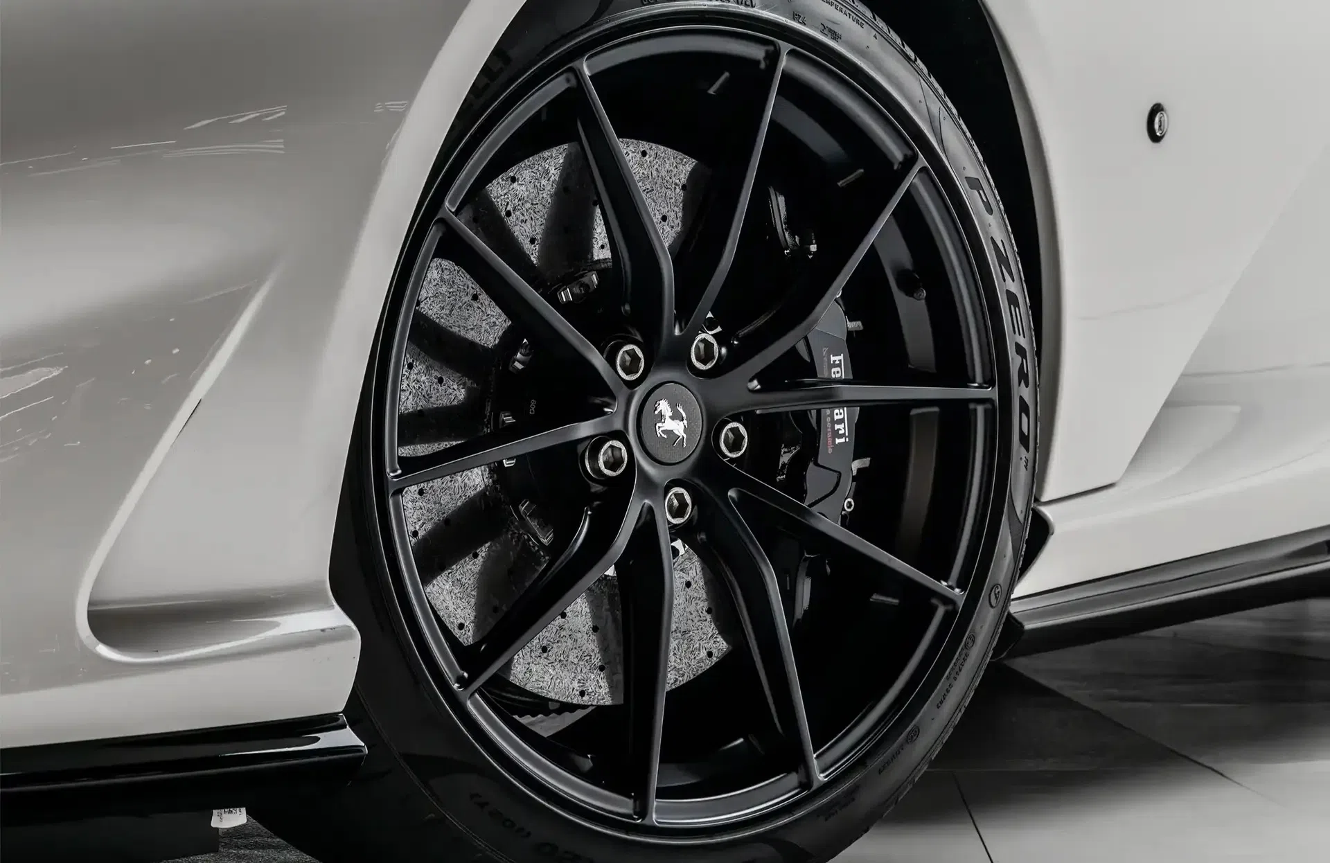 2021 Ferrari 812 GTS Atelier wheel