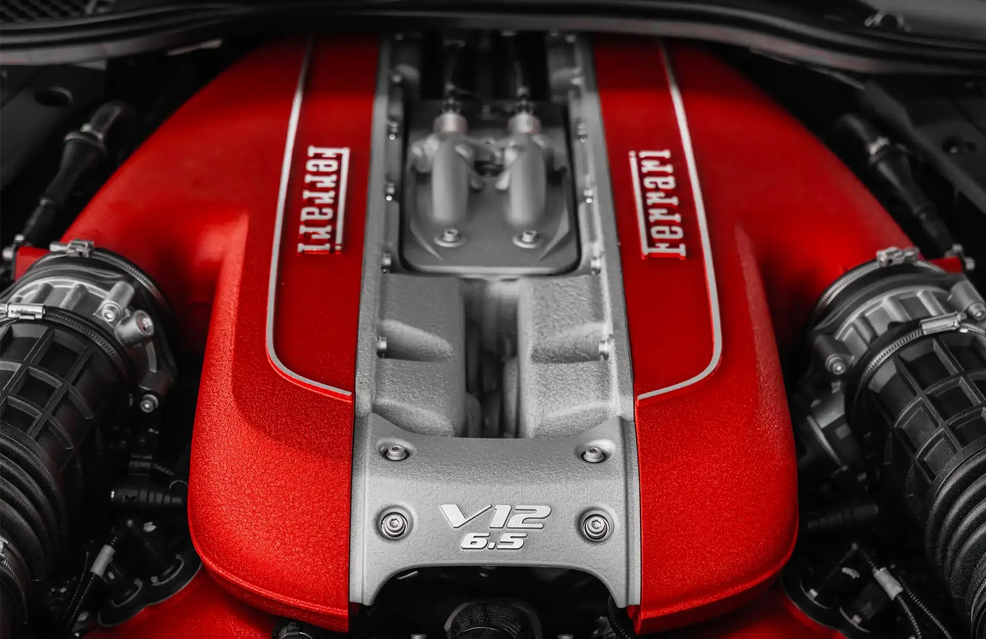 2021 Ferrari 812 GTS Atelier, 17/18