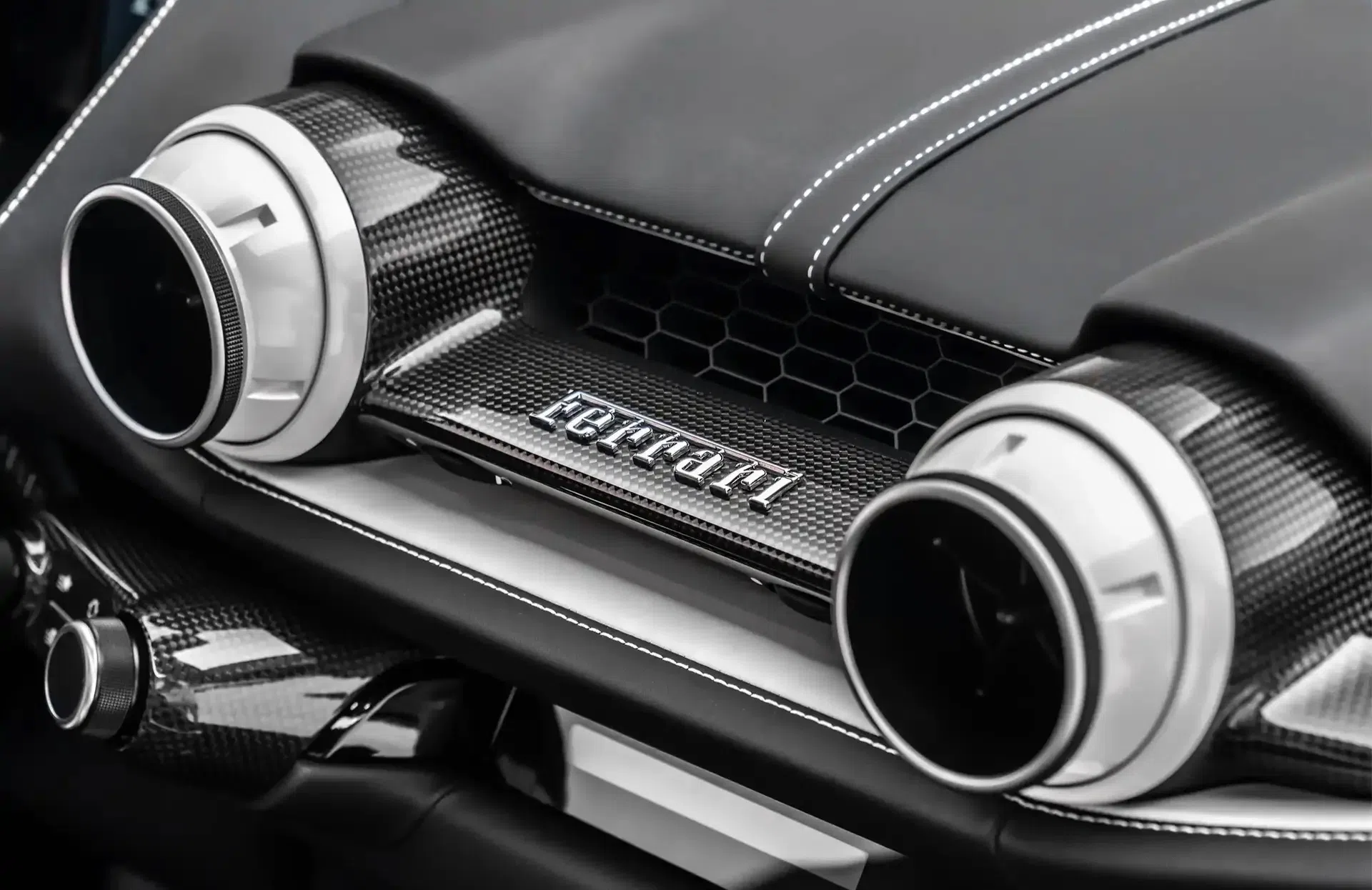 2021 Ferrari 812 GTS Atelier, detail
