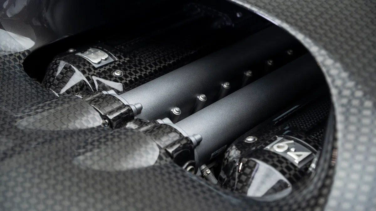 2006 Bugatti Veyron Linea Vivere engine