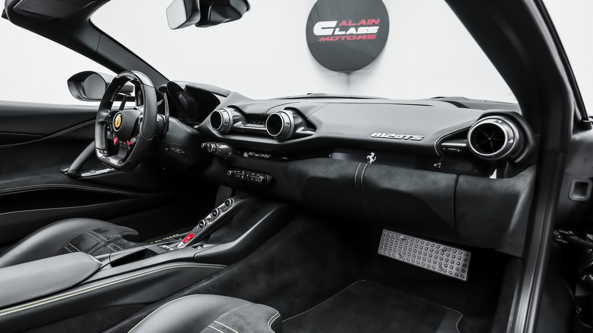 2022 Ferrari 812 GTS, 4/18