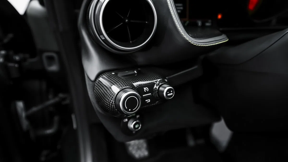 2022 Ferrari 812 GTS interior, center console, Nero | Giallo