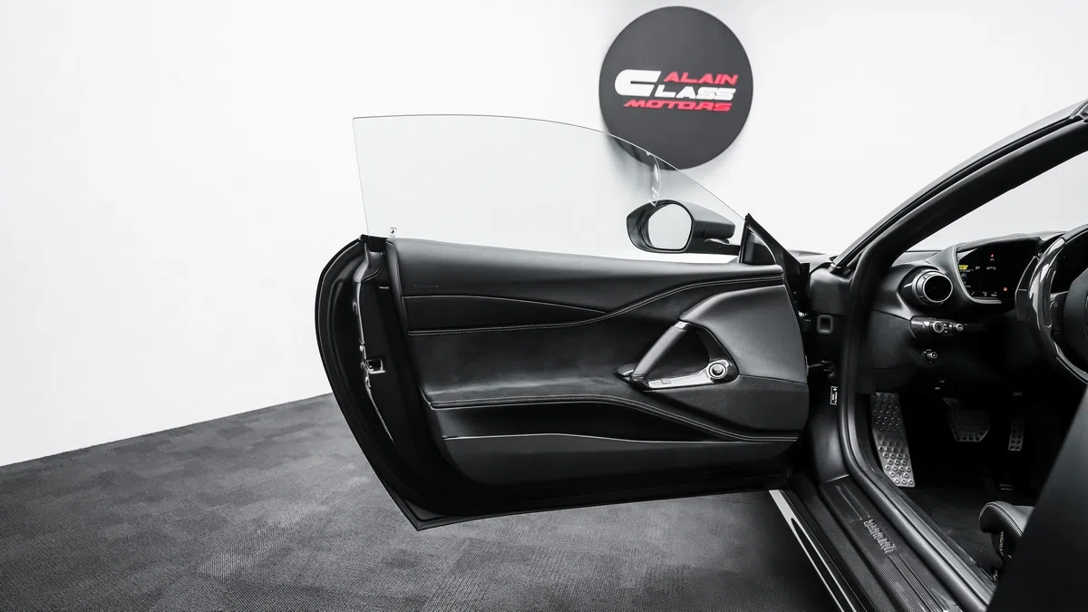 2022 Ferrari 812 GTS interior, door panel, Nero | Giallo