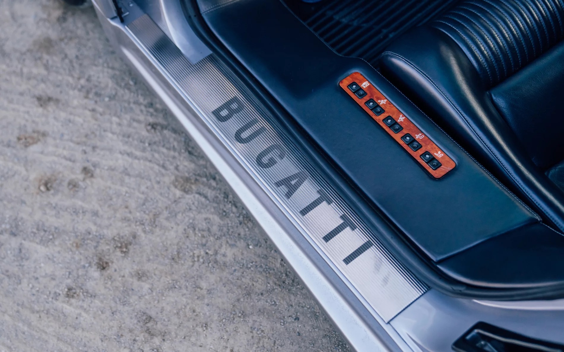 1994 Bugatti EB110 GT, 4/10