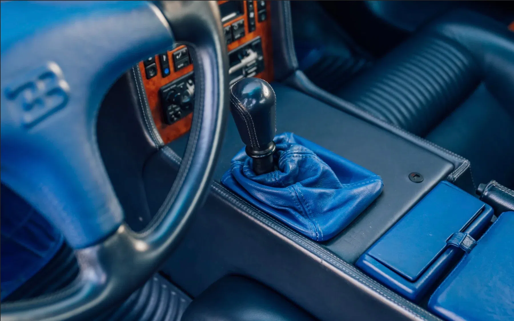 1994 Bugatti EB110 GT interior, center console