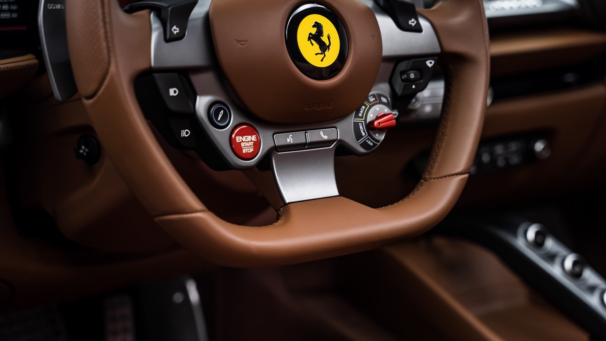 2021 Ferrari 812 GTS, 15/17