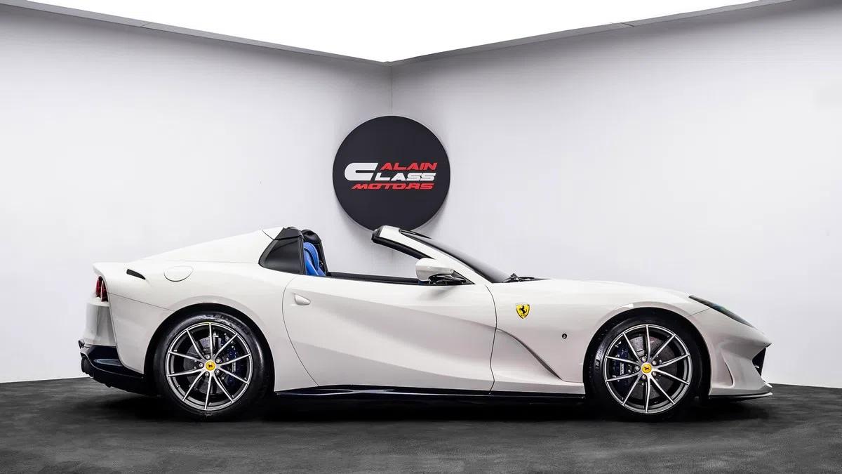 2023 Ferrari 812 GTS, side profile, Bianco Avus