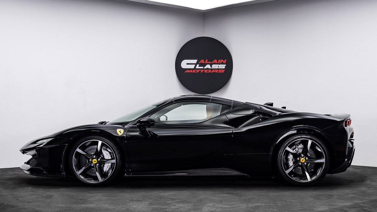 2024 Ferrari SF90 Spider, 8/18