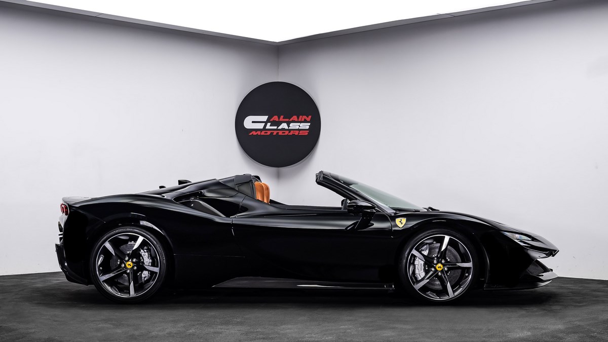 2024 Ferrari SF90 Spider, 11/18