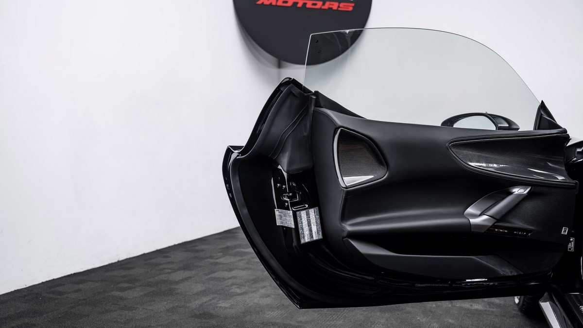 2024 Ferrari SF90 Spider, 12/18