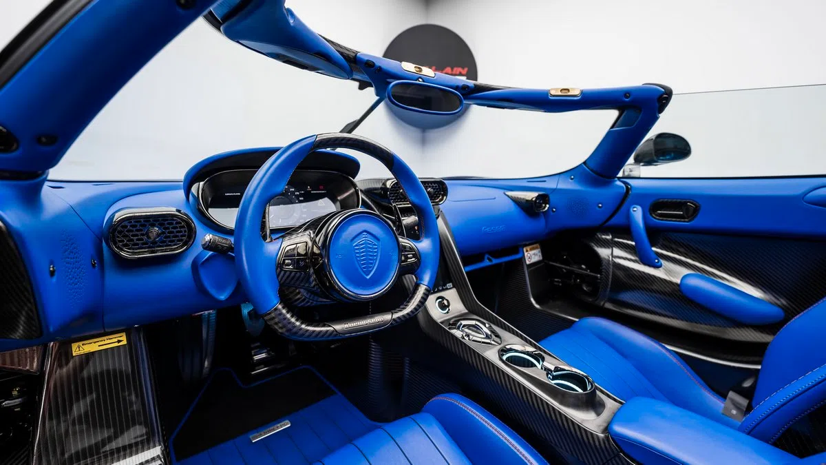2021 Koenigsegg Regera interior, Blue