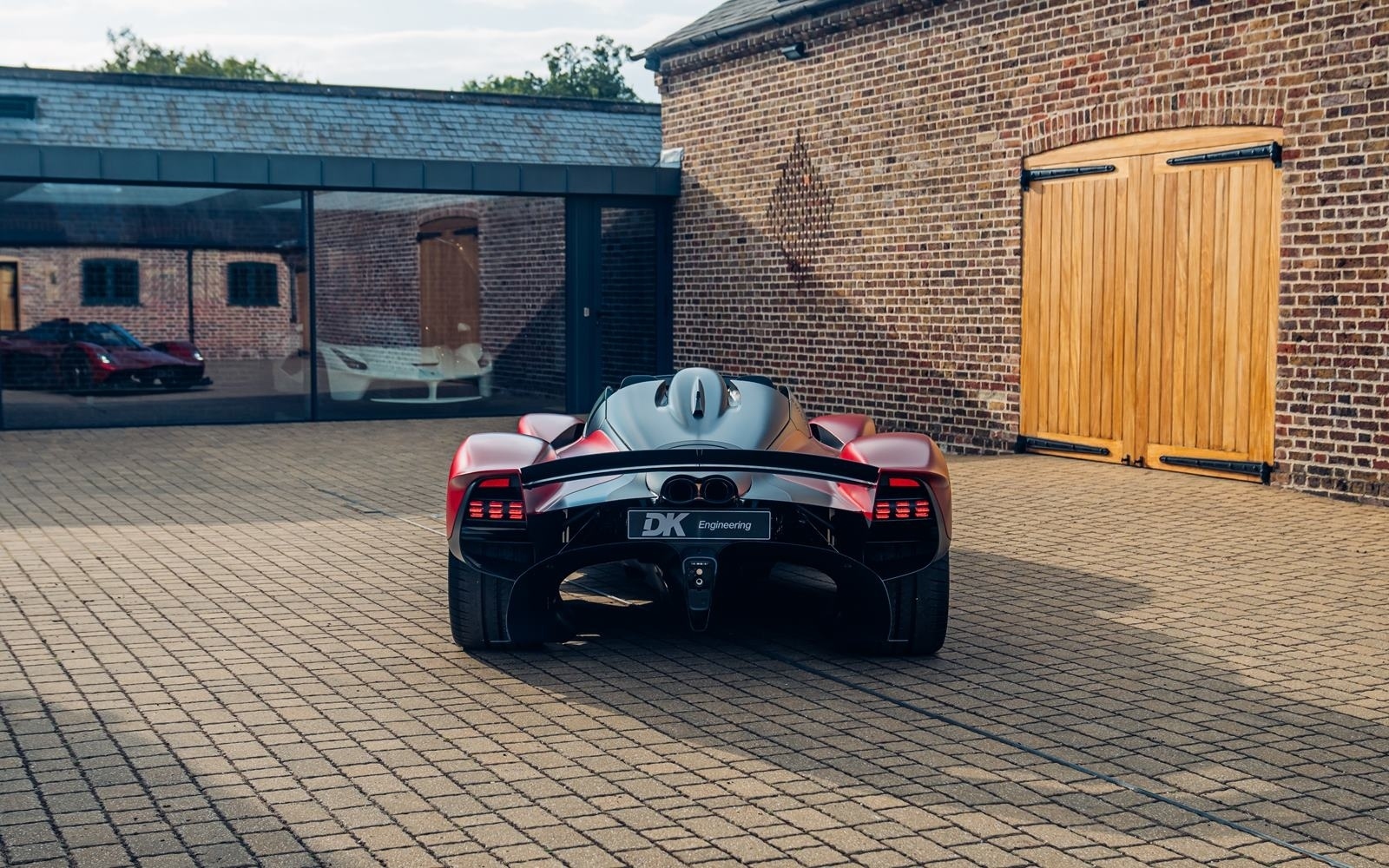 2023 Aston Martin Valkyrie Spider, 17/20
