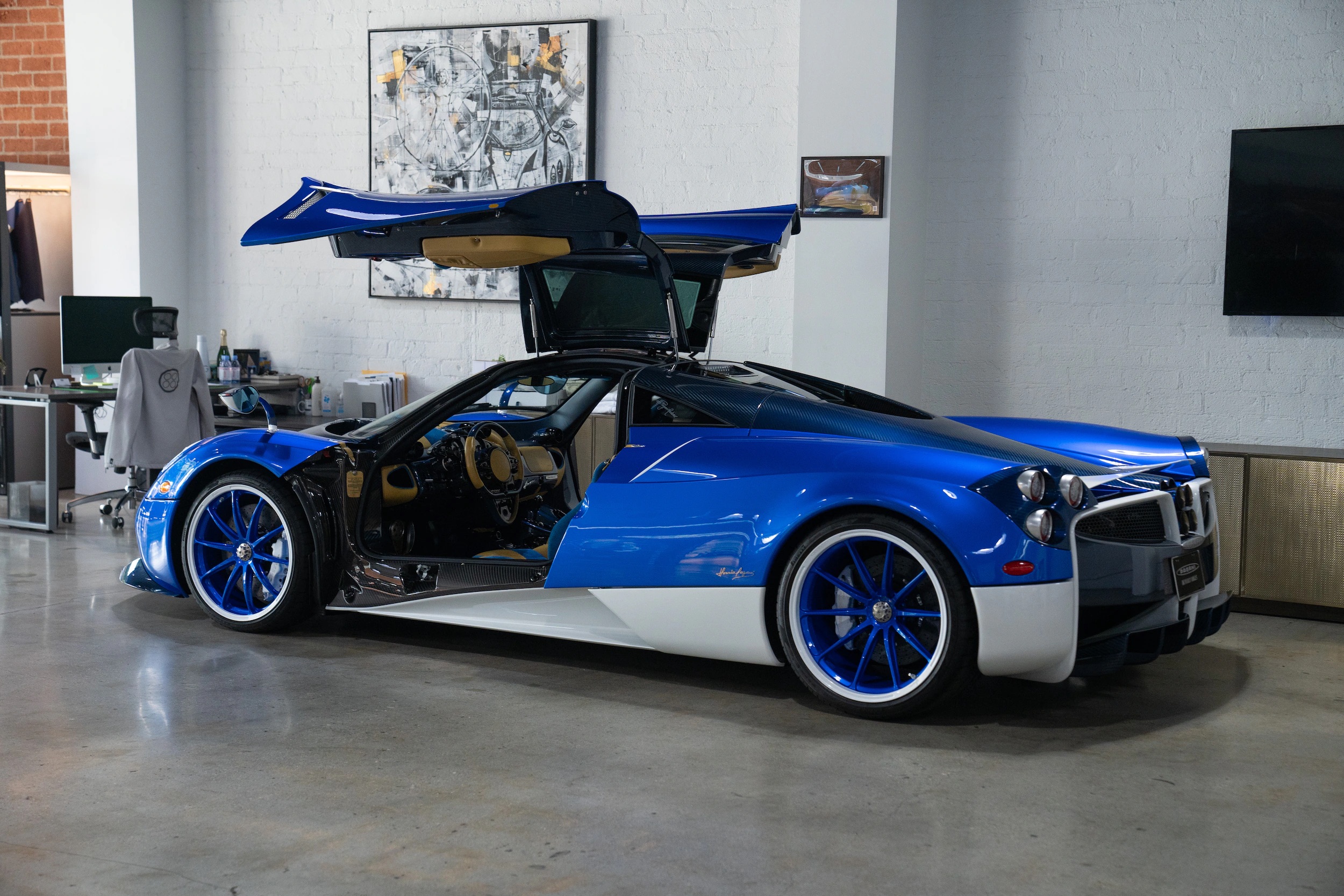 2014 Pagani Huayra “Oceano Pacifico 1 of 1”
